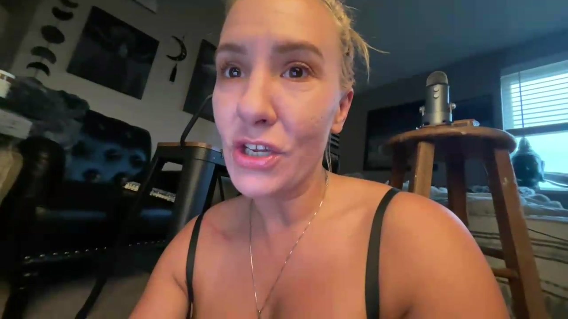 Gallery image thumbnail from SatansPoet's myfreecams stream on, 06/25/2026, 12:26 image 10 of 20
