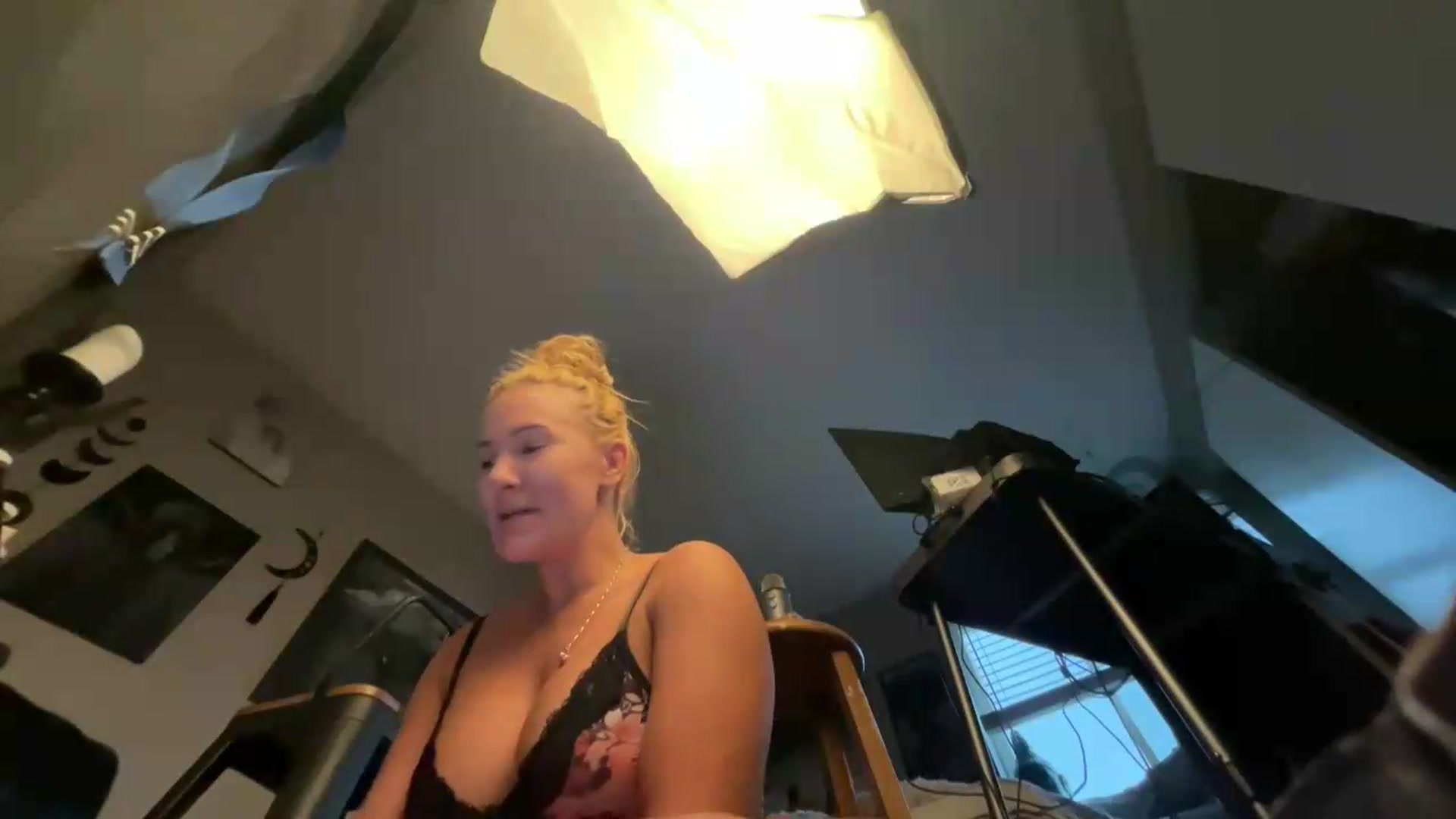 Gallery image thumbnail from SatansPoet's myfreecams stream on, 06/25/2026, 12:26 image 2 of 20