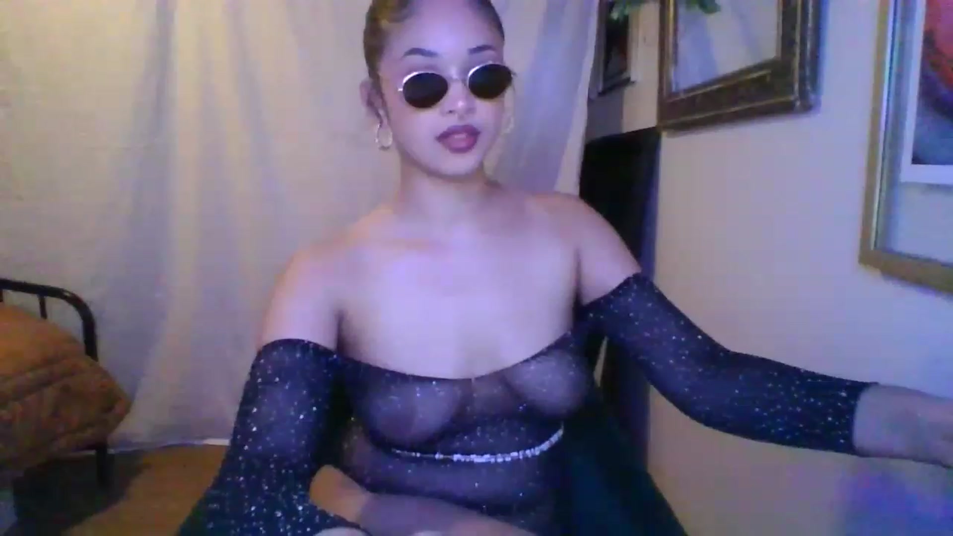 Gallery image thumbnail from SatinPrincess's myfreecams stream on, 07/17/2023, 08:40 image 8 of 20