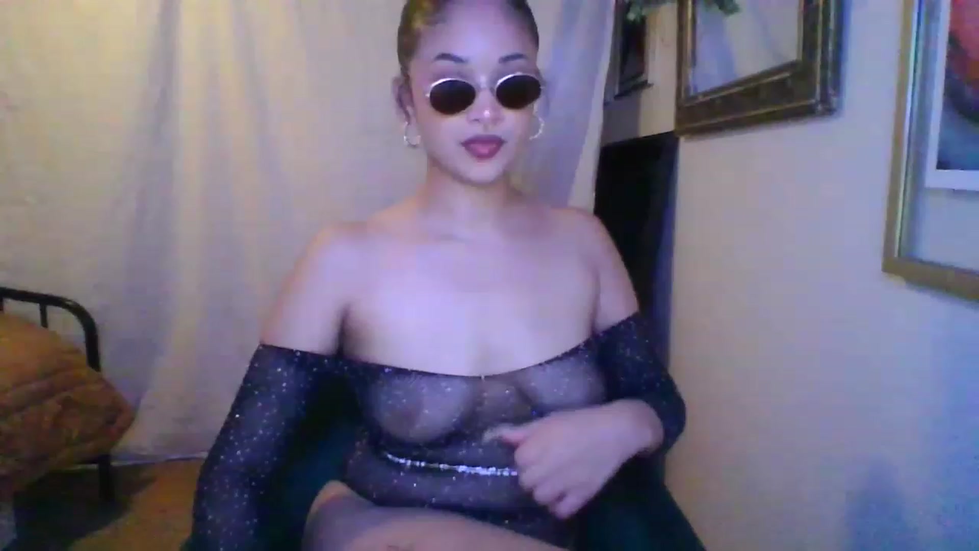 Gallery image thumbnail from SatinPrincess's myfreecams stream on, 07/17/2023, 08:40 image 7 of 20