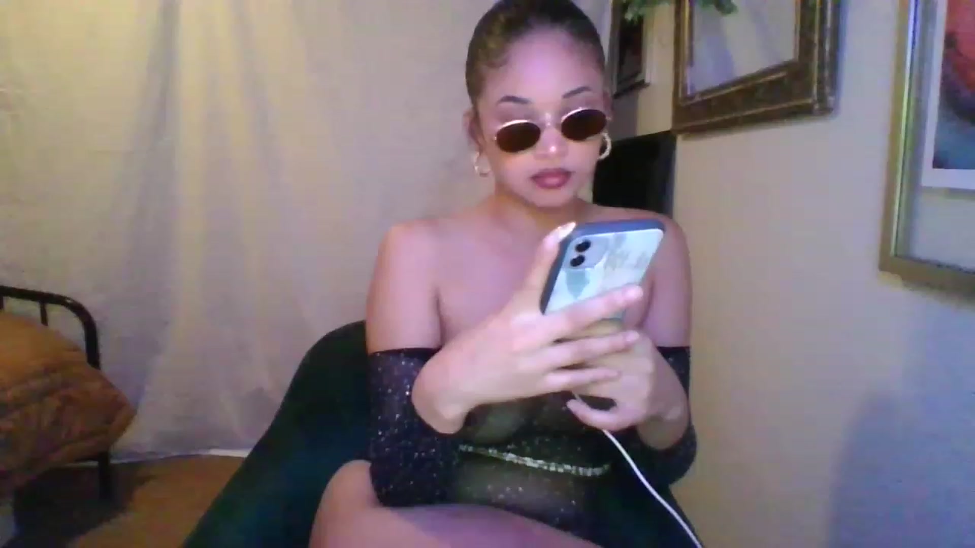 Gallery image thumbnail from SatinPrincess's myfreecams stream on, 07/17/2023, 08:40 image 12 of 20