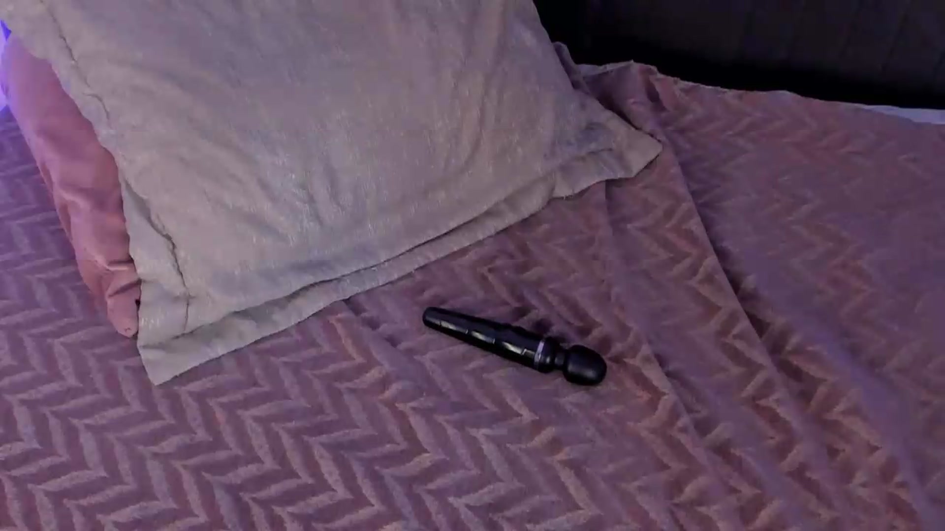 Gallery image thumbnail from Saturn1a's myfreecams stream on, 09/12/2026, 18:16 image 15 of 20