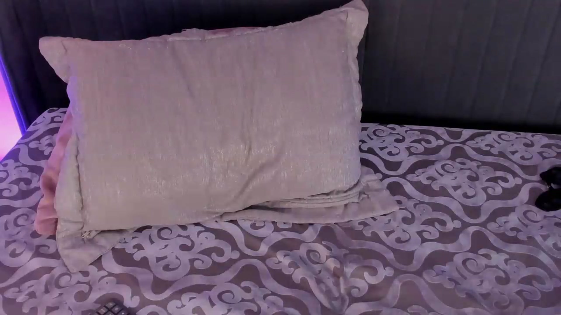 Gallery image thumbnail from Saturn1a's myfreecams stream on, 09/18/2026, 18:39 image 7 of 20