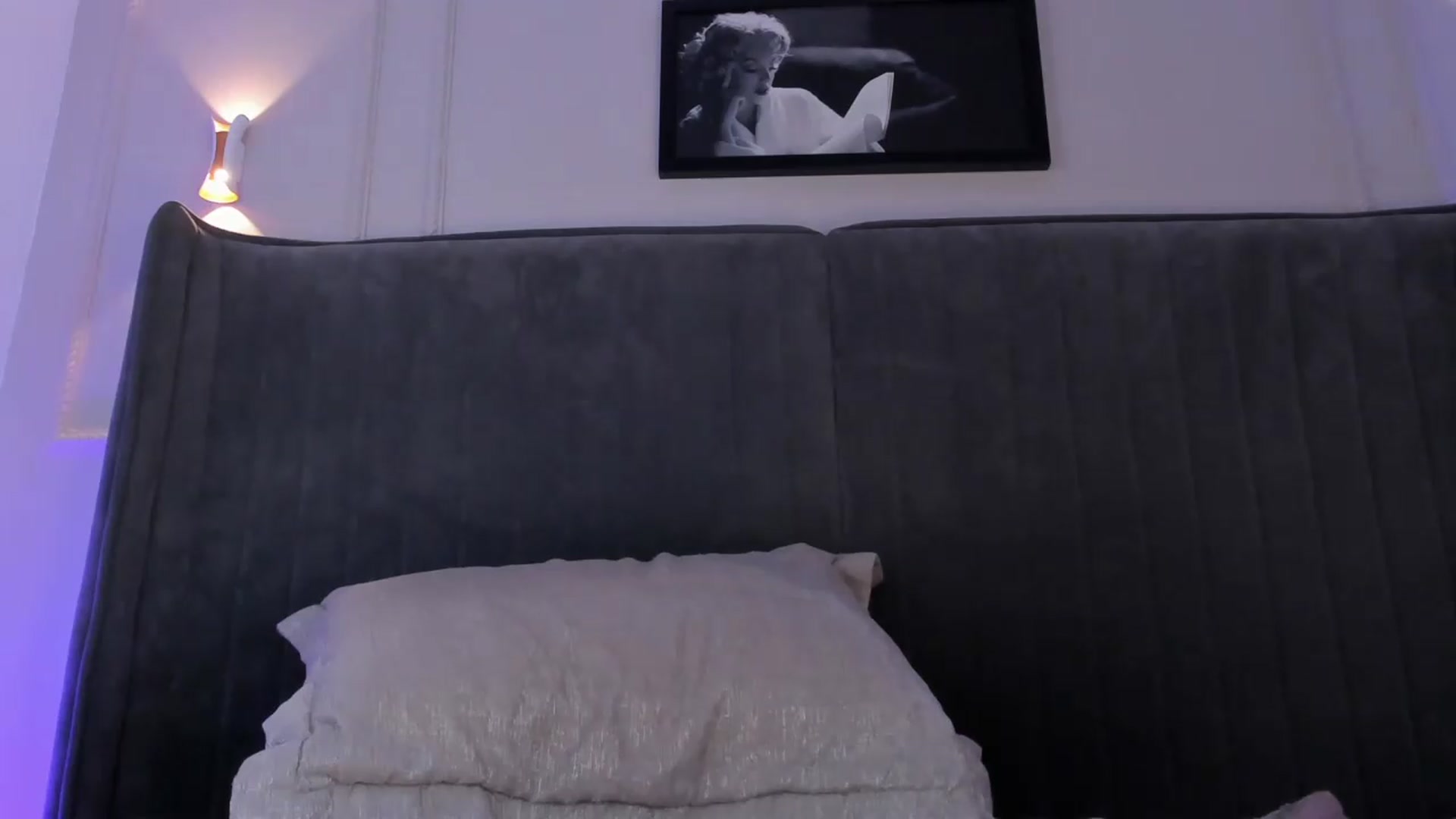 Gallery image thumbnail from Saturn1a's myfreecams stream on, 09/21/2026, 18:47 image 10 of 20