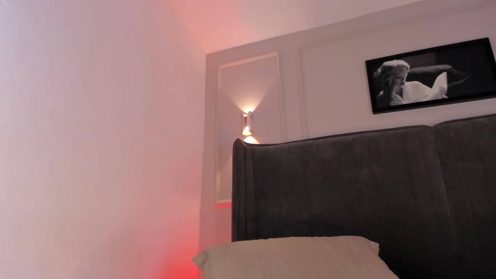 Gallery image thumbnail from Saturn1a's myfreecams stream on, 09/22/2026, 12:57 image 13 of 20
