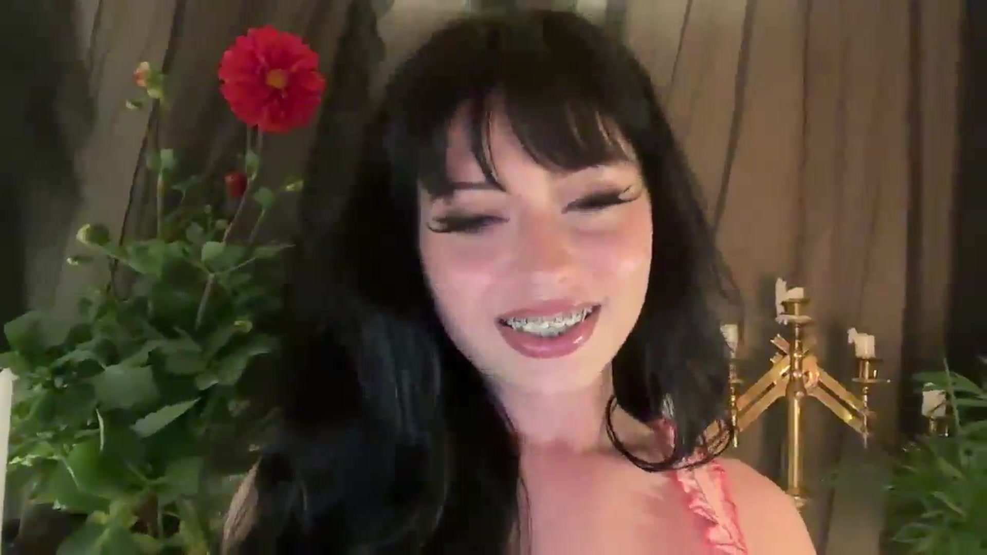 Gallery image thumbnail from Saturngirl's myfreecams stream on, 06/01/2025, 07:23 image 12 of 20
