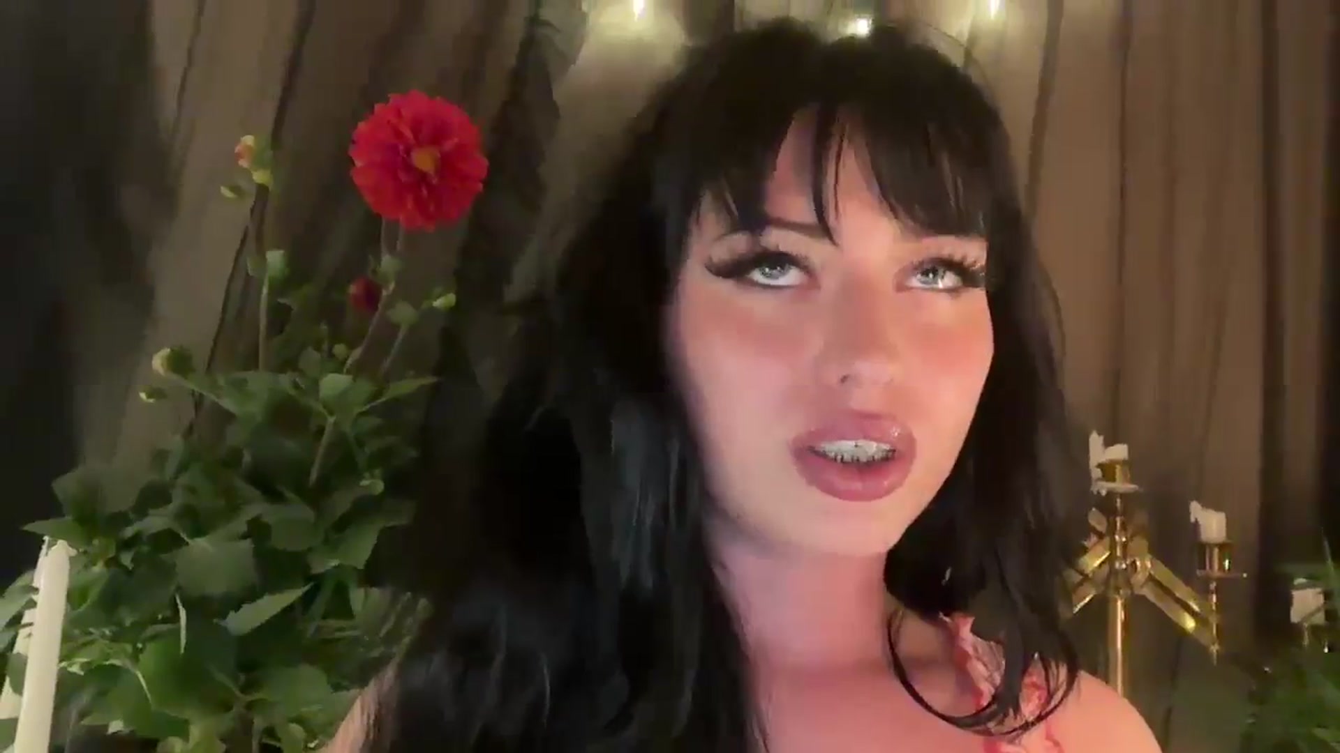 Gallery image thumbnail from Saturngirl's myfreecams stream on, 06/01/2025, 07:23 image 13 of 20