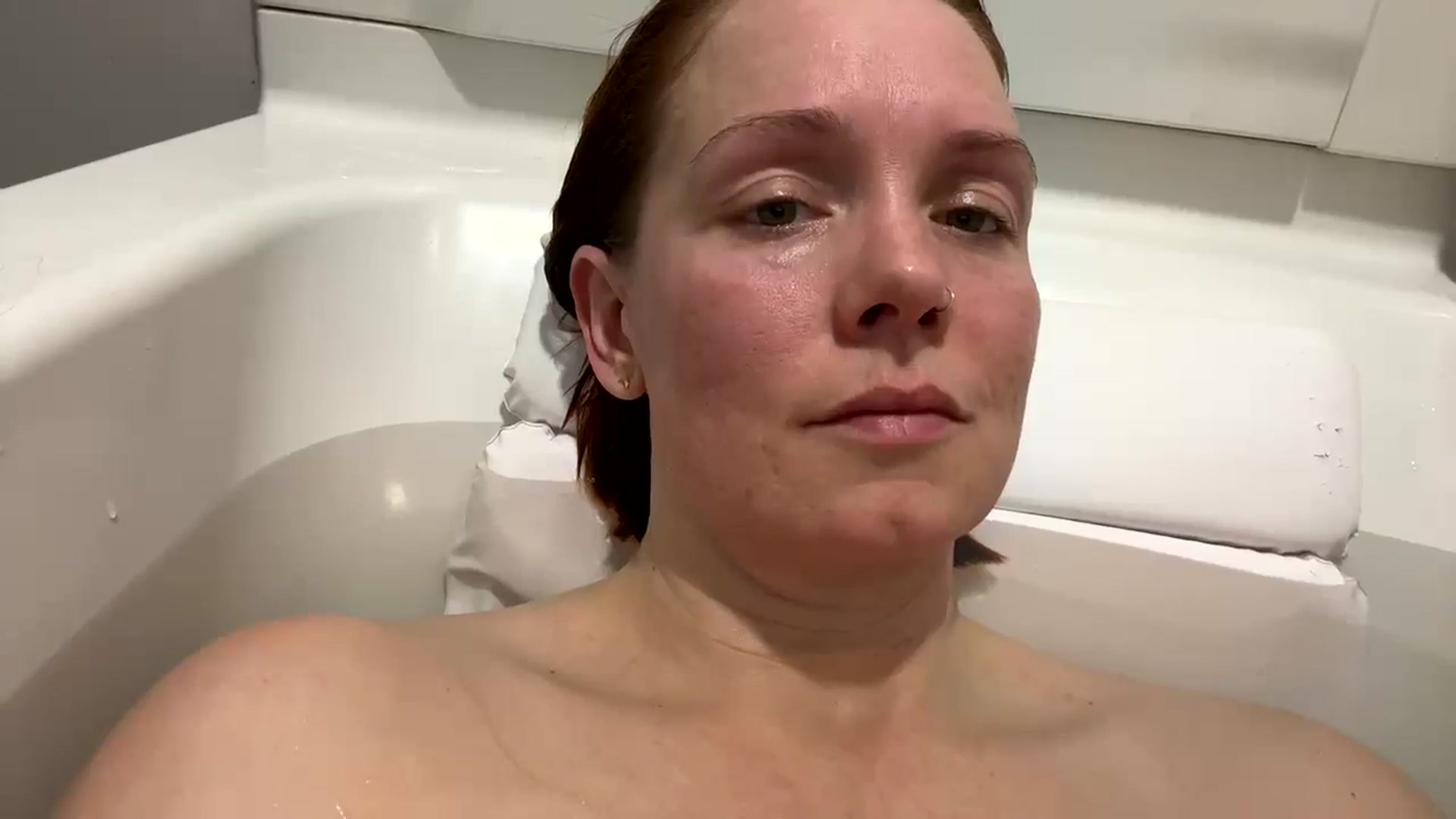 Gallery image thumbnail from SaucySiren's myfreecams stream on, 01/31/2024, 23:00 image 8 of 20