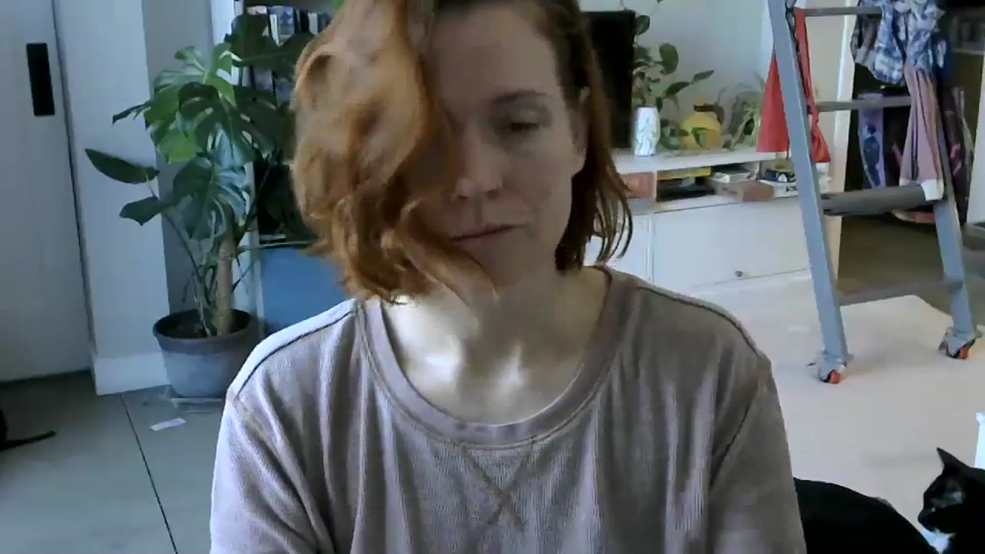Gallery image thumbnail from SaucySiren's myfreecams stream on, 02/22/2024, 17:41 image 12 of 20