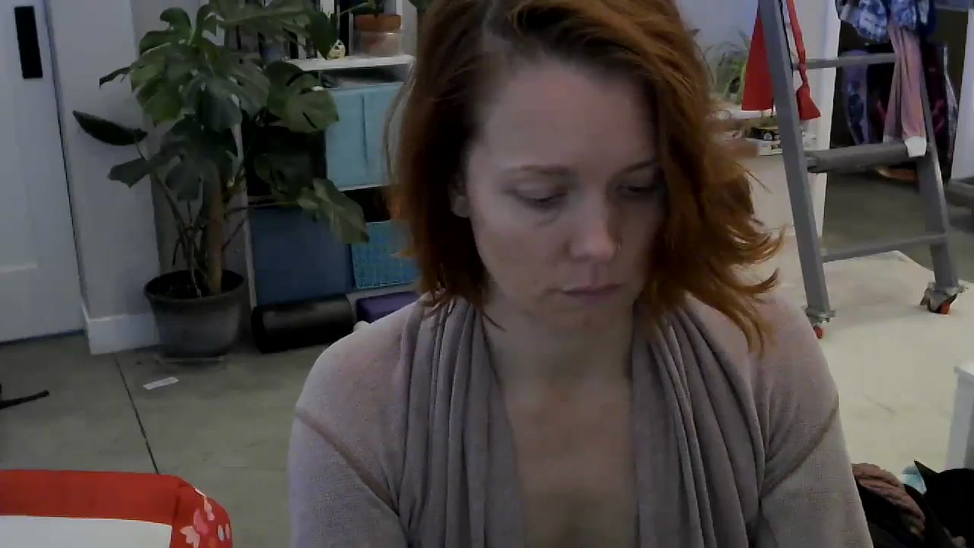 Gallery image thumbnail from SaucySiren's myfreecams stream on, 02/22/2024, 19:02 image 9 of 20