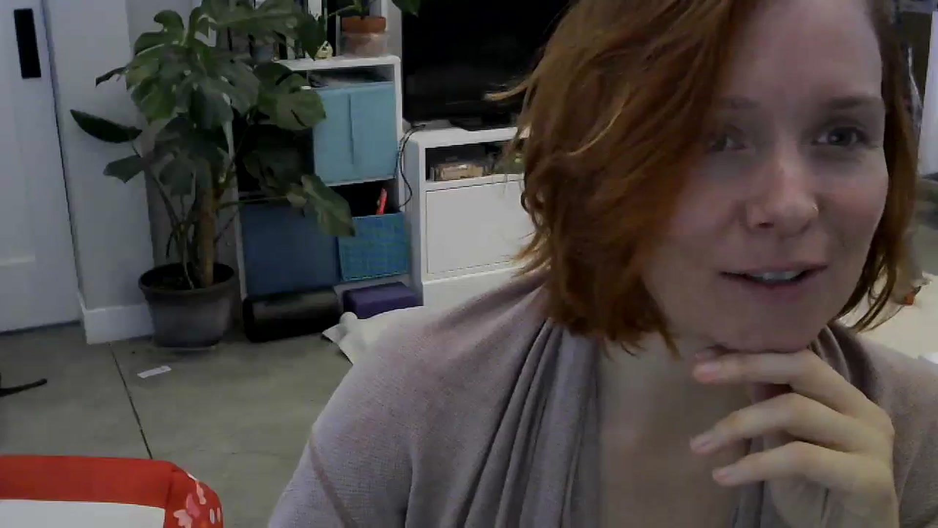 Gallery image thumbnail from SaucySiren's myfreecams stream on, 02/22/2024, 19:02 image 17 of 20