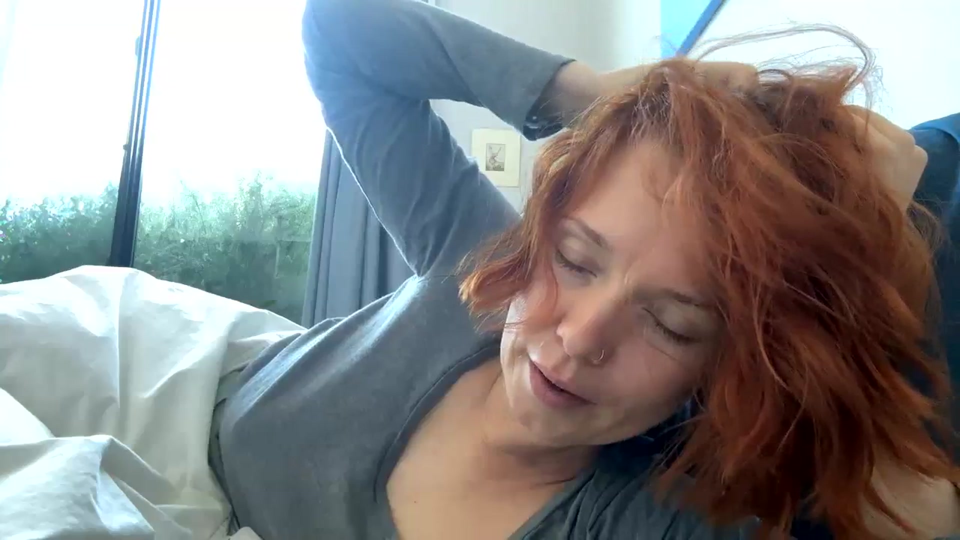 Gallery image thumbnail from SaucySiren's myfreecams stream on, 03/19/2024, 19:18 image 17 of 20