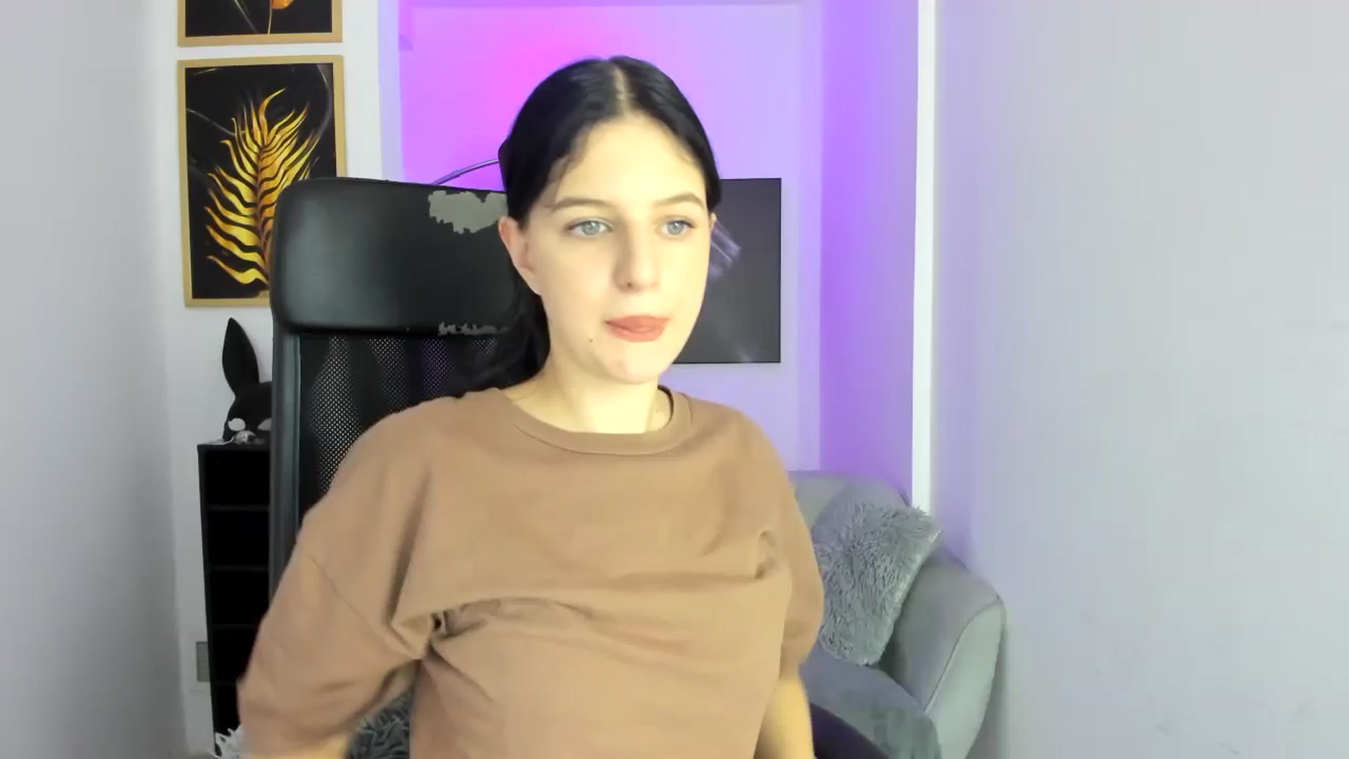 Gallery image thumbnail from Saule's myfreecams stream on, 08/16/2024, 13:16 image 1 of 20
