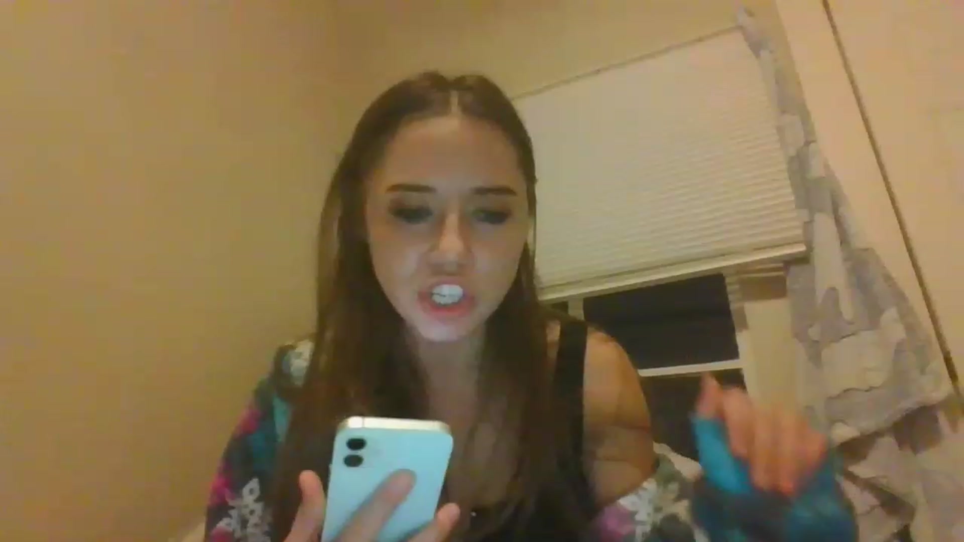 Gallery image thumbnail from Sauuucyb23's myfreecams stream on, 12/12/2022, 01:30 image 7 of 20