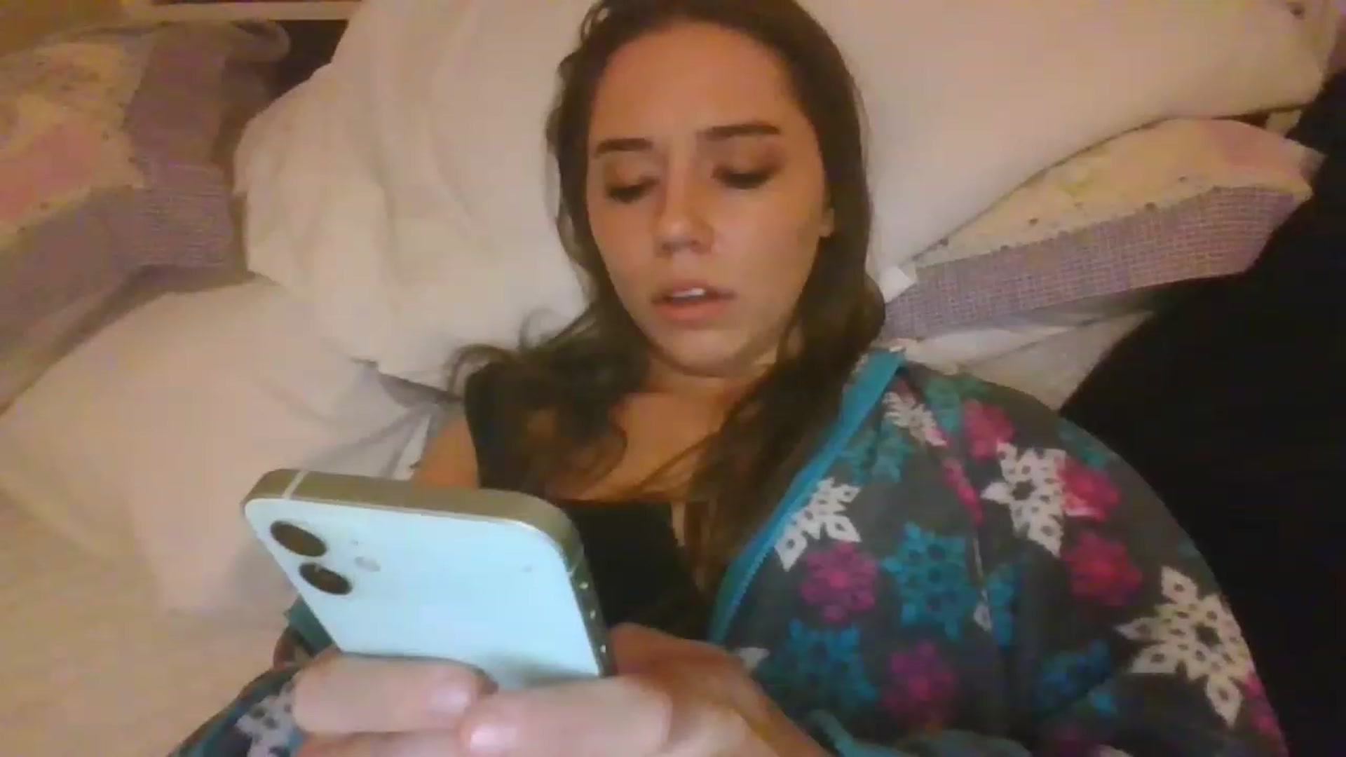 Gallery image thumbnail from Sauuucyb23's myfreecams stream on, 12/12/2022, 01:30 image 13 of 20