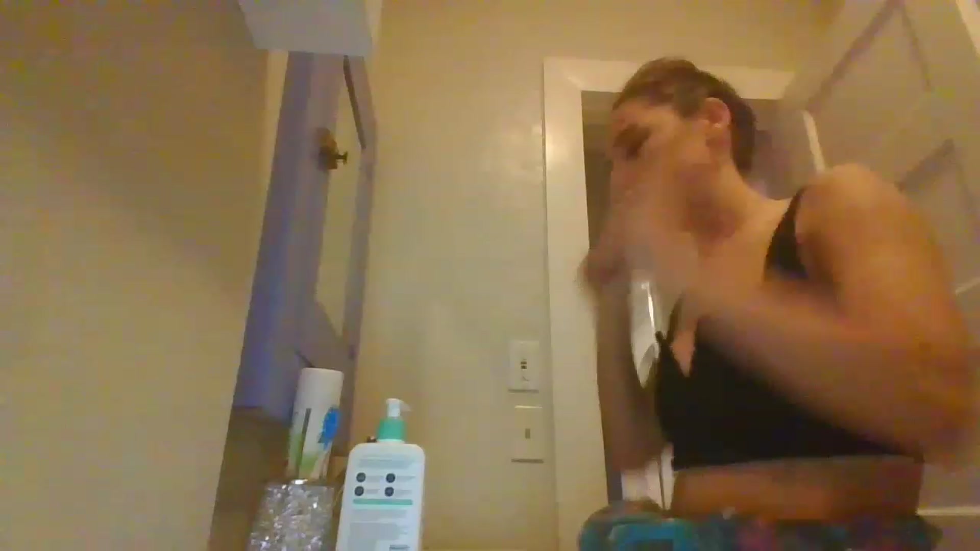 Gallery image thumbnail from Sauuucyb23's myfreecams stream on, 12/12/2022, 01:30 image 18 of 20