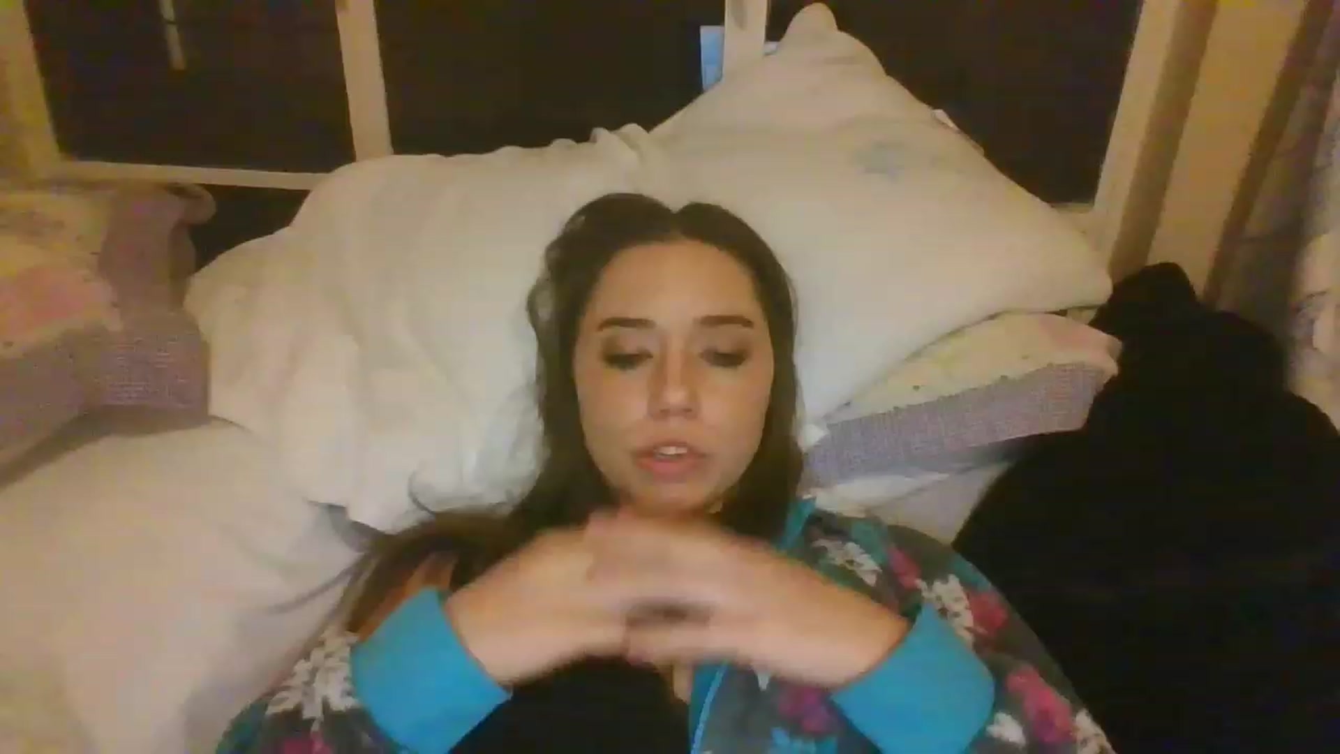 Gallery image thumbnail from Sauuucyb23's myfreecams stream on, 12/12/2022, 01:30 image 15 of 20