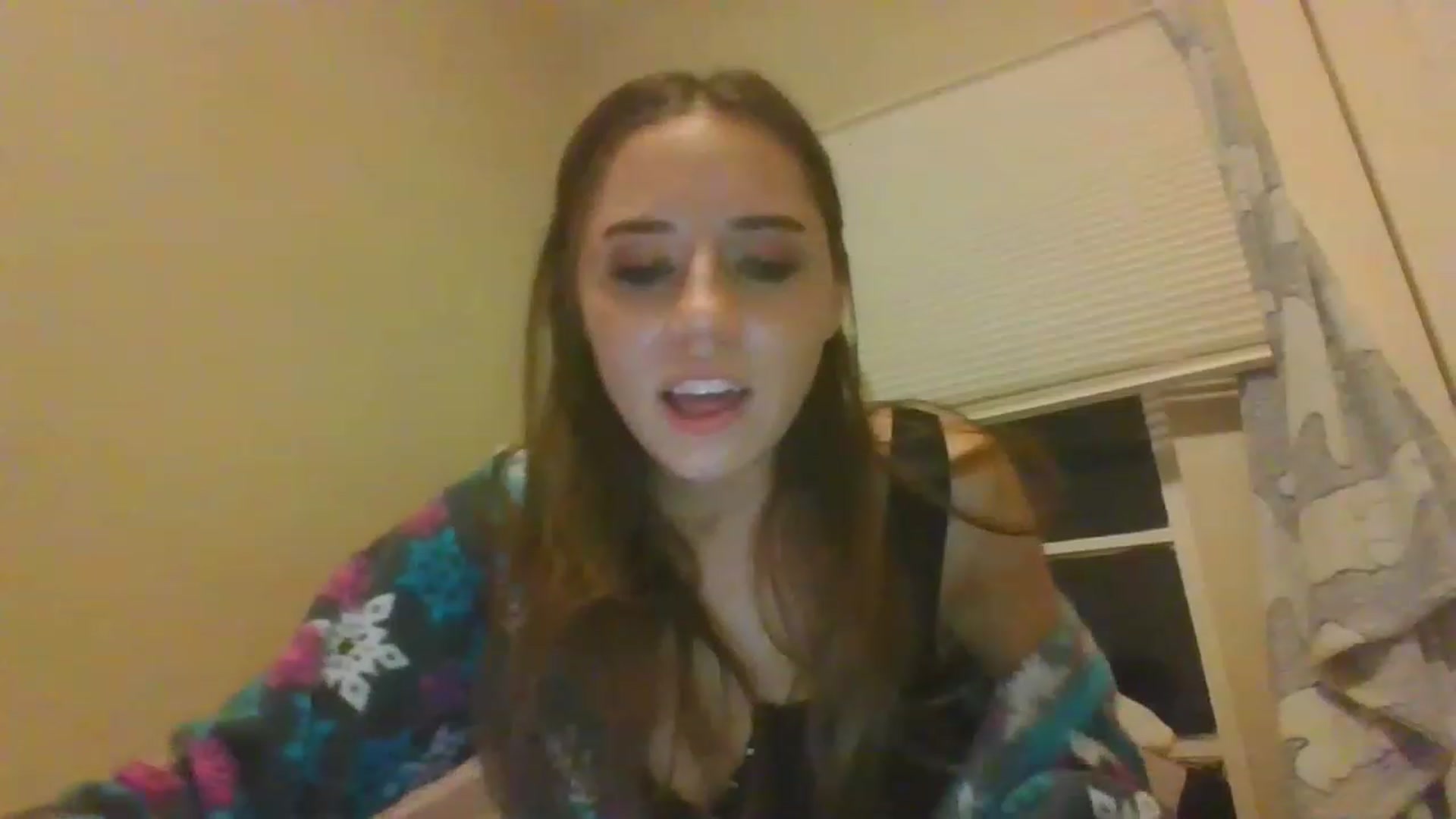 Gallery image thumbnail from Sauuucyb23's myfreecams stream on, 12/12/2022, 01:30 image 8 of 20