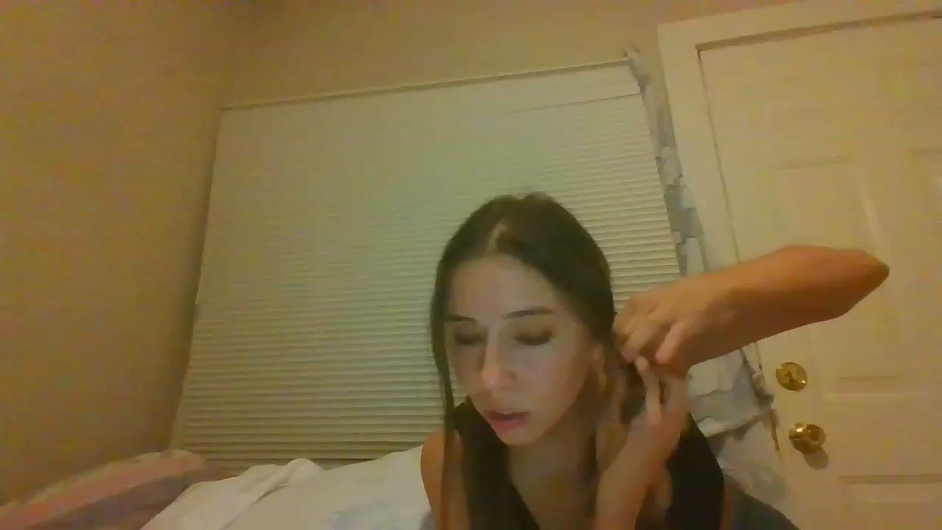 Gallery image thumbnail from Sauuucyb23's myfreecams stream on, 12/12/2022, 02:08 image 4 of 20