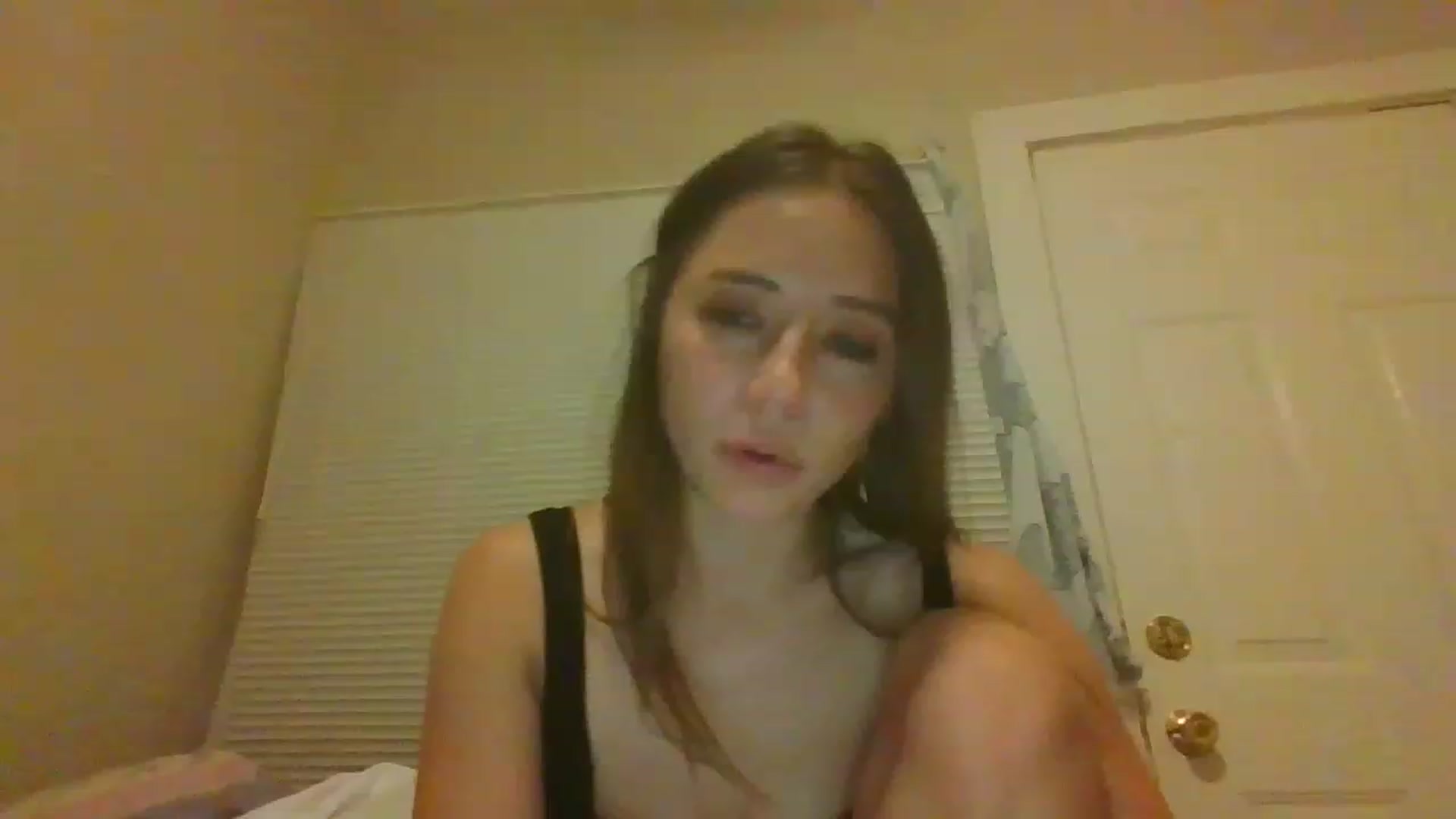 Gallery image thumbnail from Sauuucyb23's myfreecams stream on, 12/12/2022, 02:08 image 1 of 20