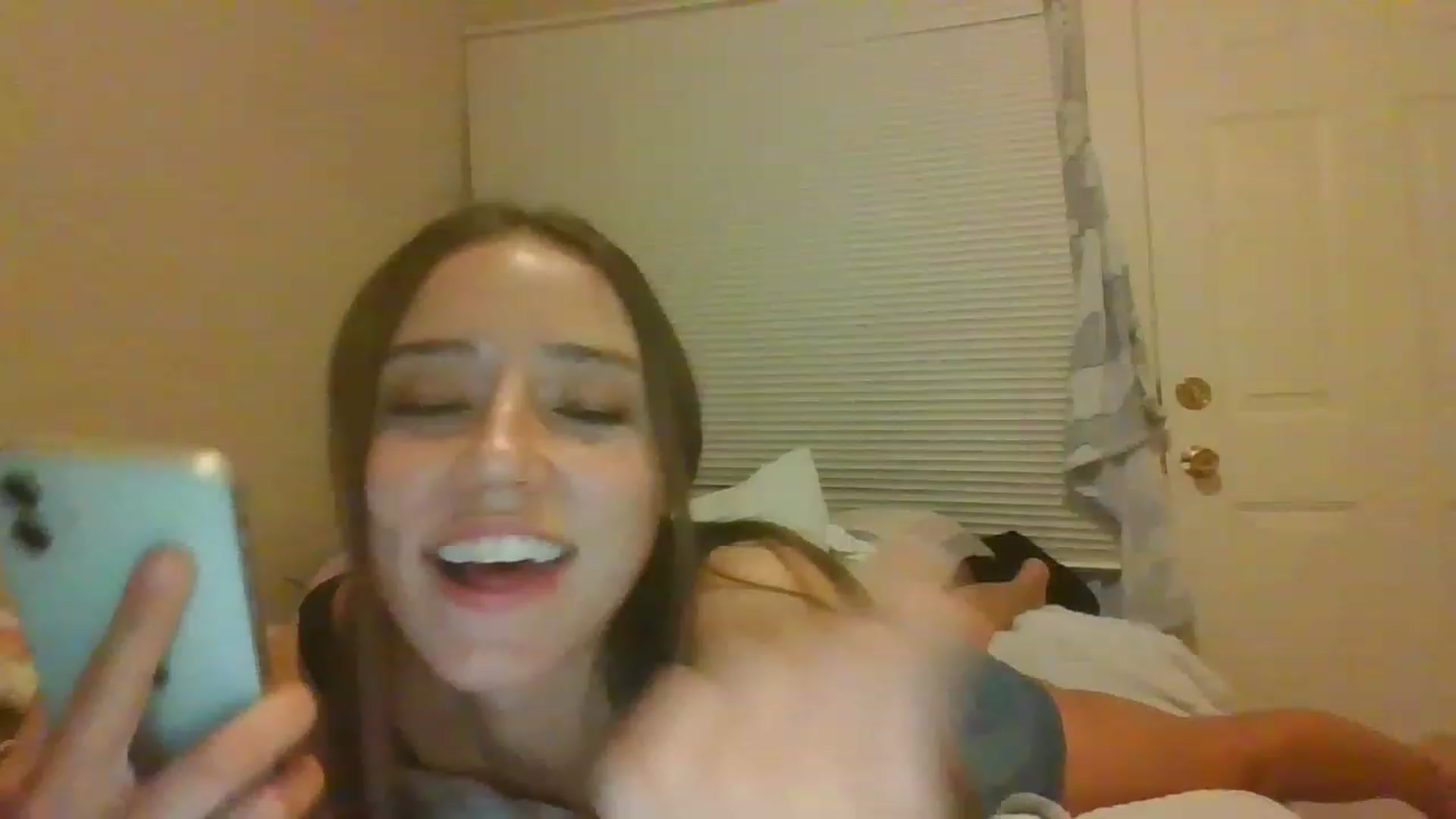 Gallery image thumbnail from Sauuucyb23's myfreecams stream on, 12/12/2022, 02:42 image 1 of 20