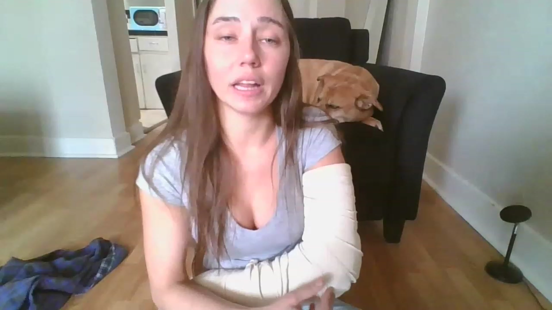 Gallery image thumbnail from Sauuucyb23's myfreecams stream on, 12/18/2022, 20:10 image 10 of 20