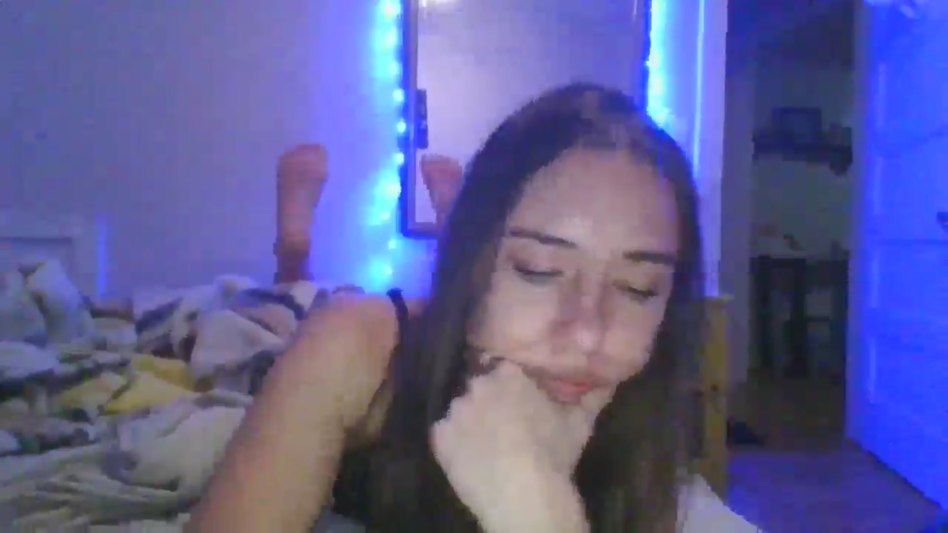 Gallery image thumbnail from Sauuucyb23's myfreecams stream on, 05/13/2025, 06:03 image 17 of 20