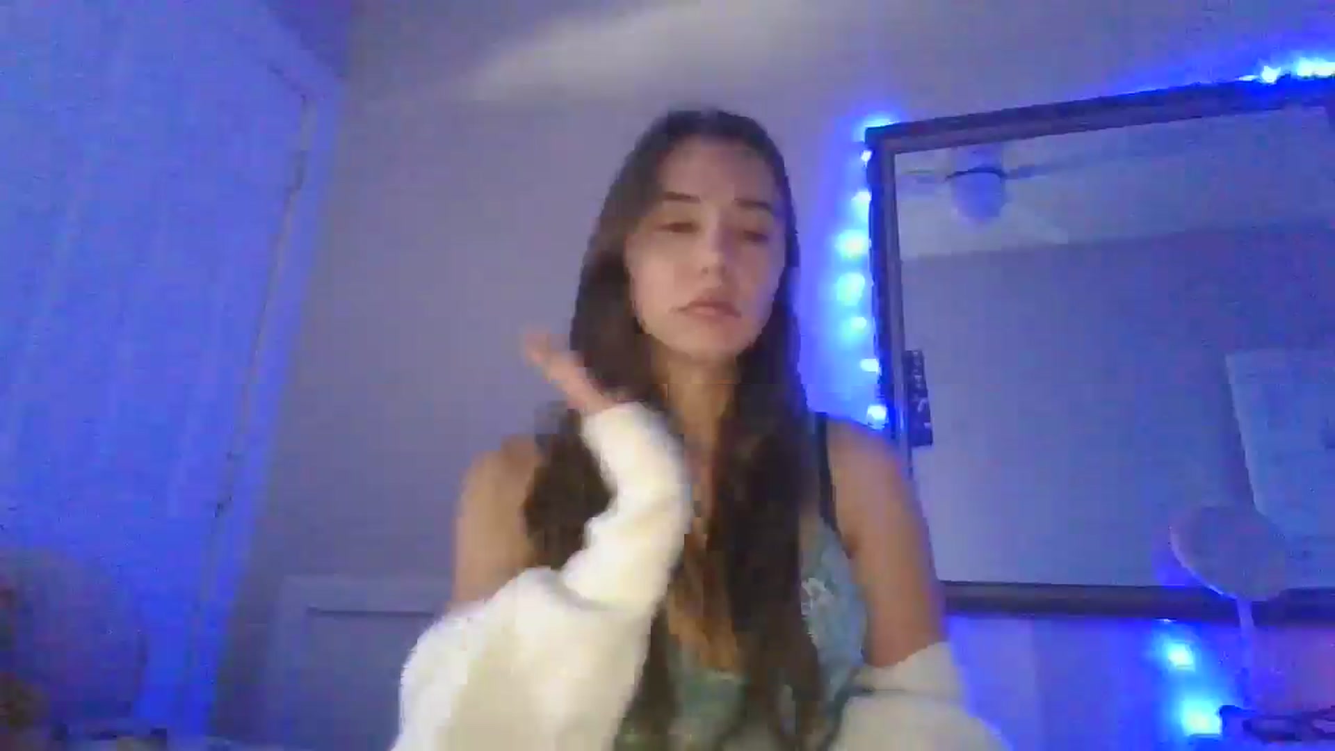 Gallery image thumbnail from Sauuucyb23's myfreecams stream on, 05/13/2025, 23:38 image 14 of 20