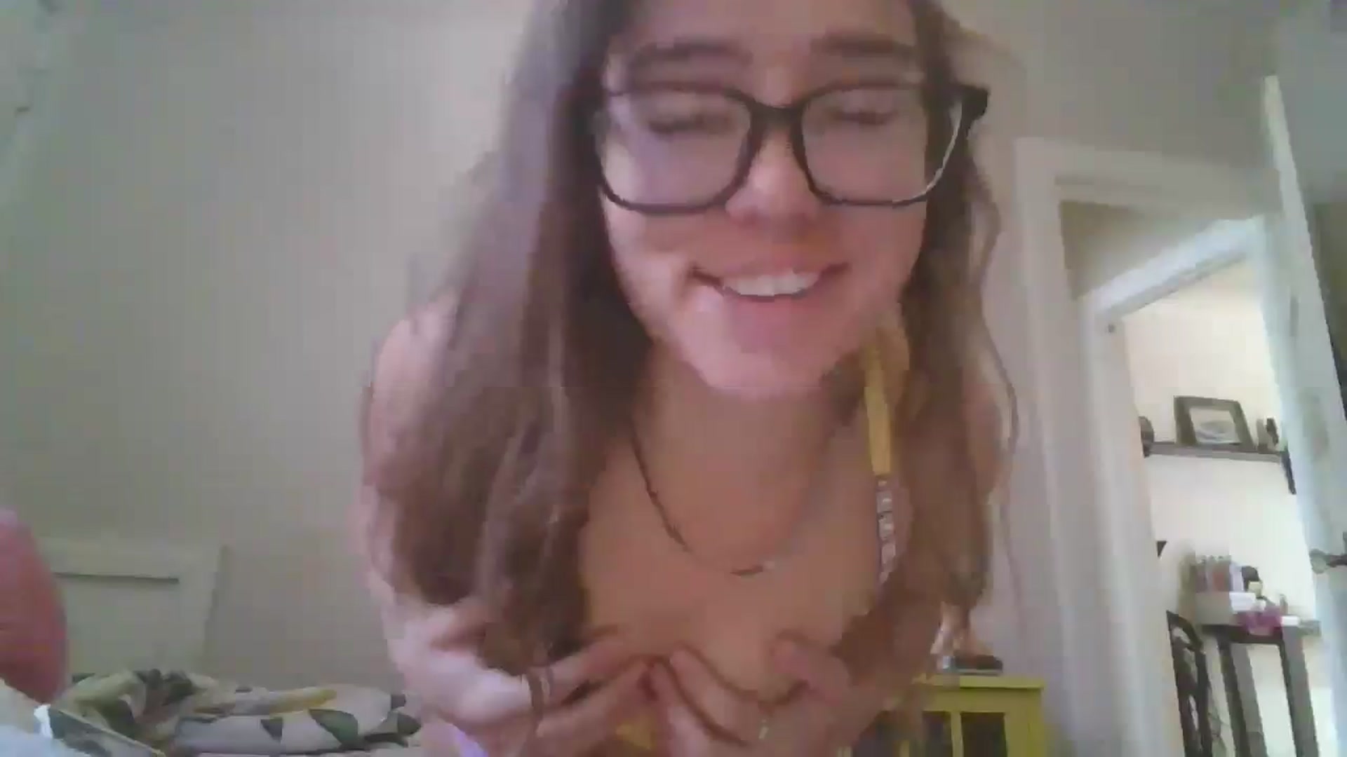 Gallery image thumbnail from Sauuucyb23's myfreecams stream on, 06/26/2025, 20:40 image 19 of 20