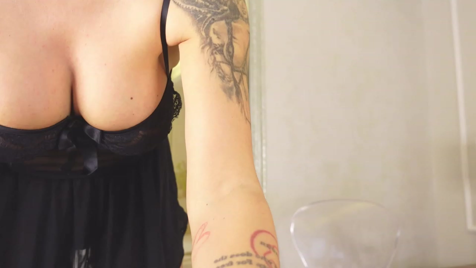 Gallery image thumbnail from SavageMonica's myfreecams stream on, 11/20/2023, 10:36 image 5 of 20