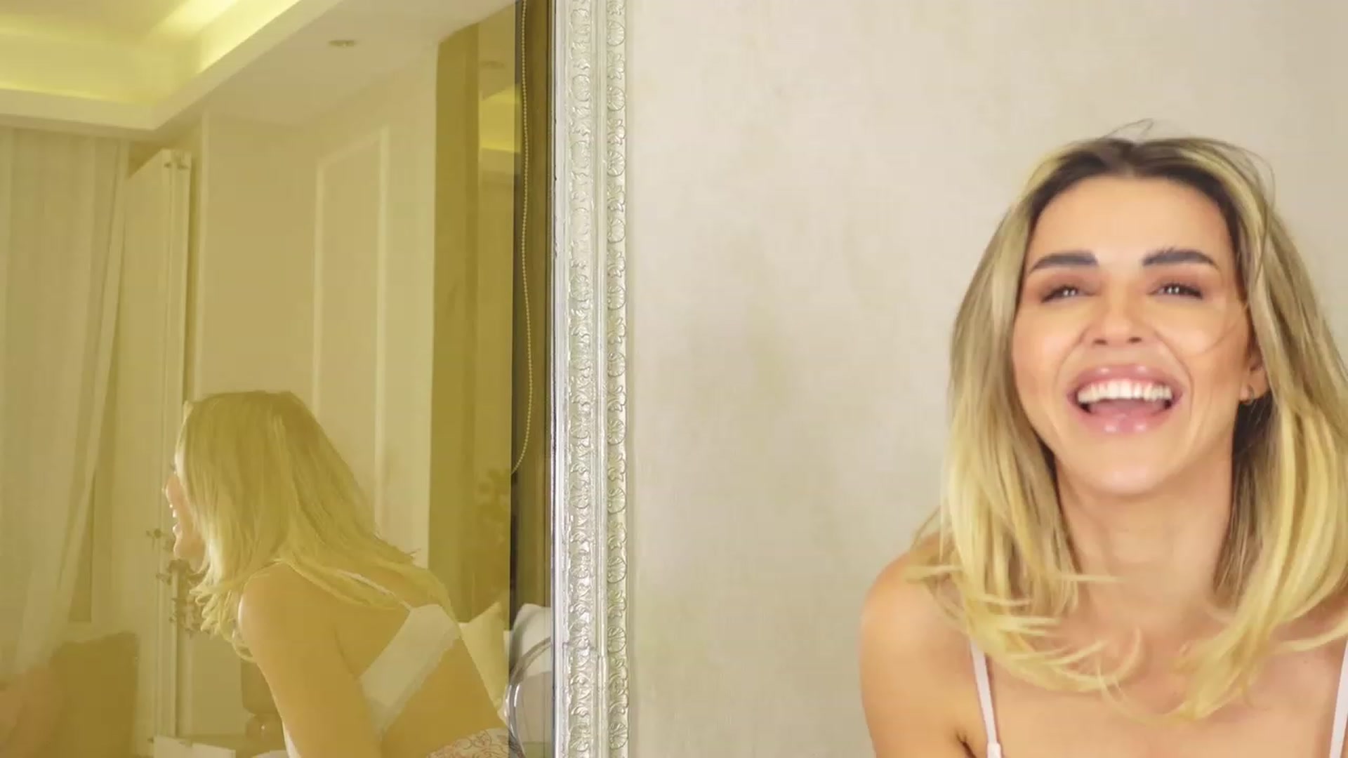 Gallery image thumbnail from SavageMonica's myfreecams stream on, 11/22/2023, 10:56 image 10 of 20