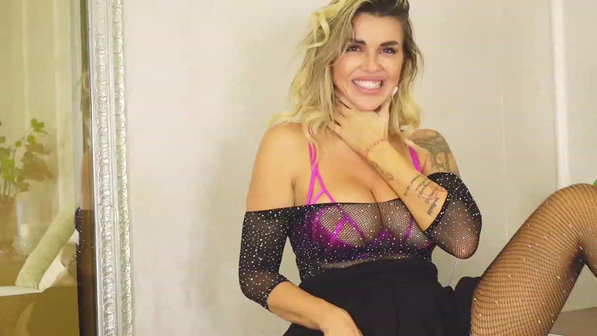 Gallery image thumbnail from SavageMonica's myfreecams stream on, 11/30/2023, 11:50 image 6 of 20