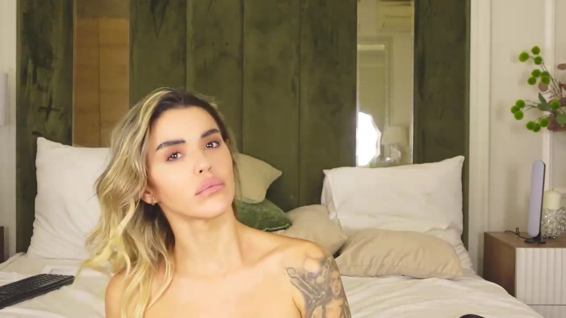 Gallery image thumbnail from SavageMonica's myfreecams stream on, 12/19/2023, 12:57 image 19 of 20