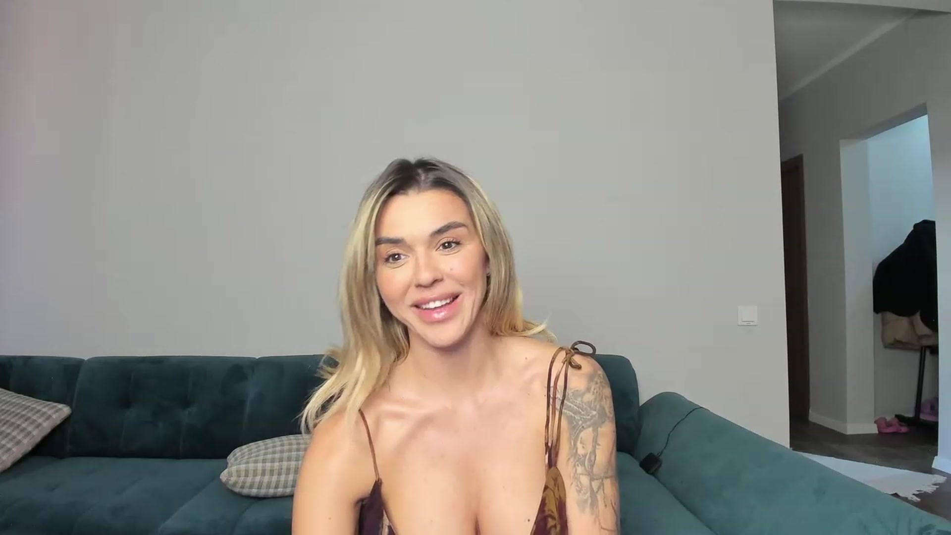 Gallery image thumbnail from SavageMonica's myfreecams stream on, 02/07/2024, 11:06 image 10 of 20