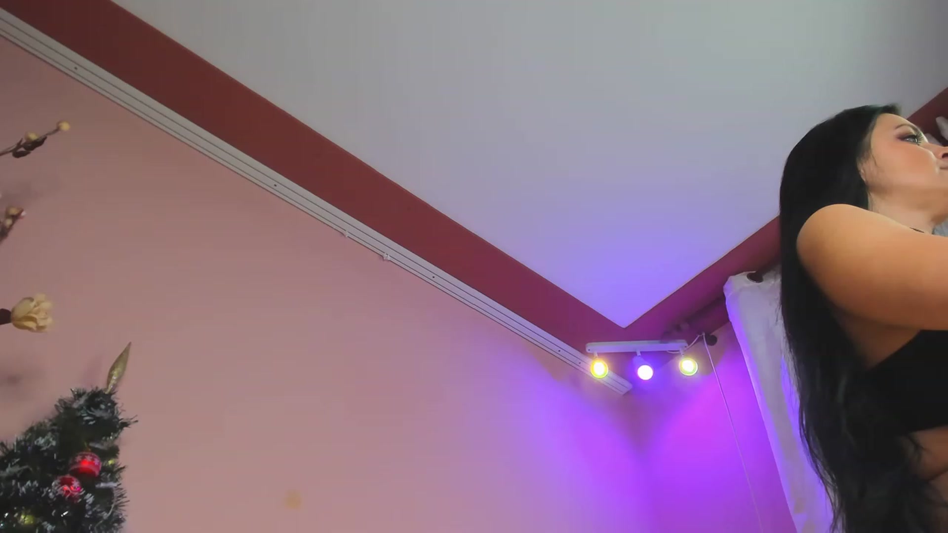 Gallery image thumbnail from SavannahMay's myfreecams stream on, 12/23/2022, 24:18 image 4 of 20