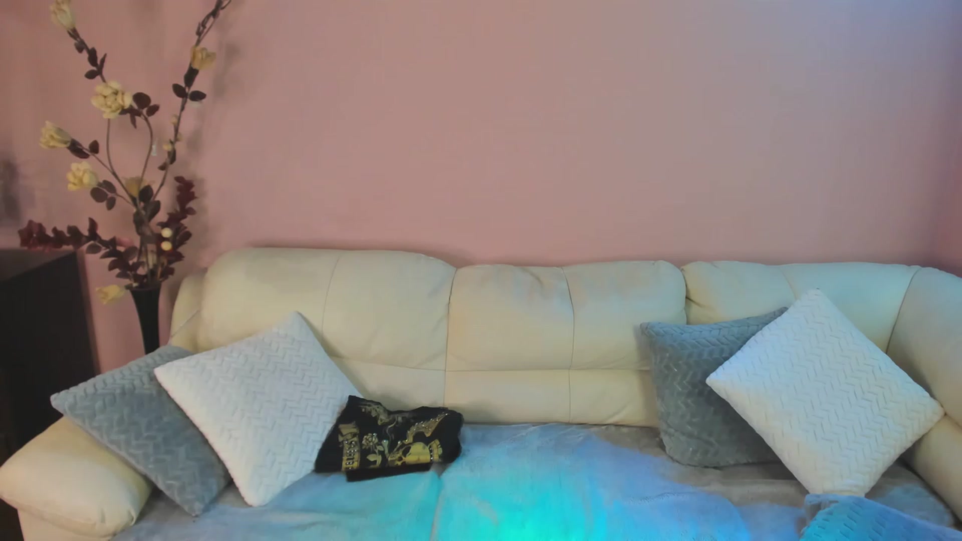 Gallery image thumbnail from SavannahMay's myfreecams stream on, 03/09/2023, 16:25 image 8 of 20
