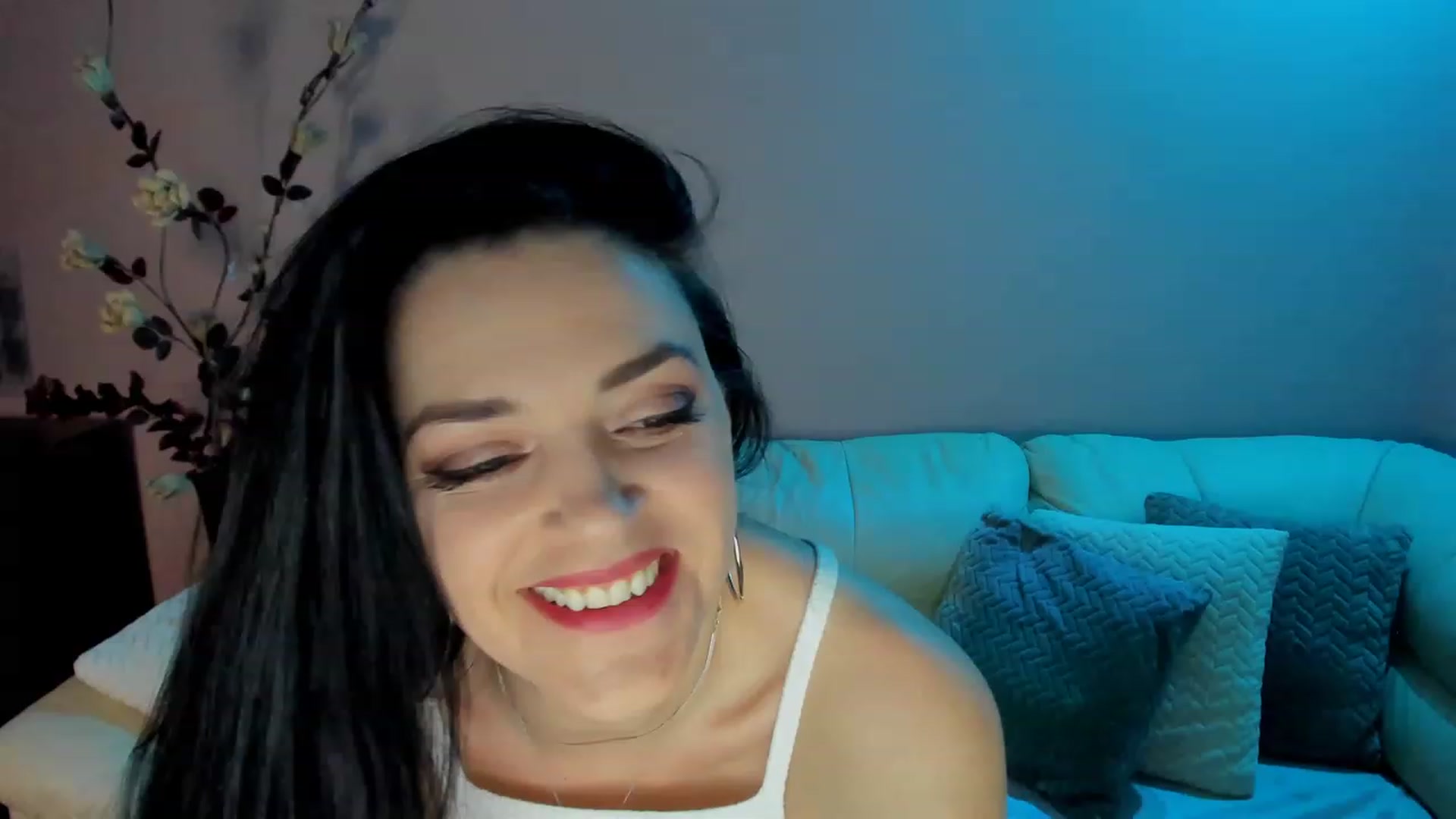 Gallery image thumbnail from SavannahMay's myfreecams stream on, 04/05/2023, 22:28 image 4 of 20