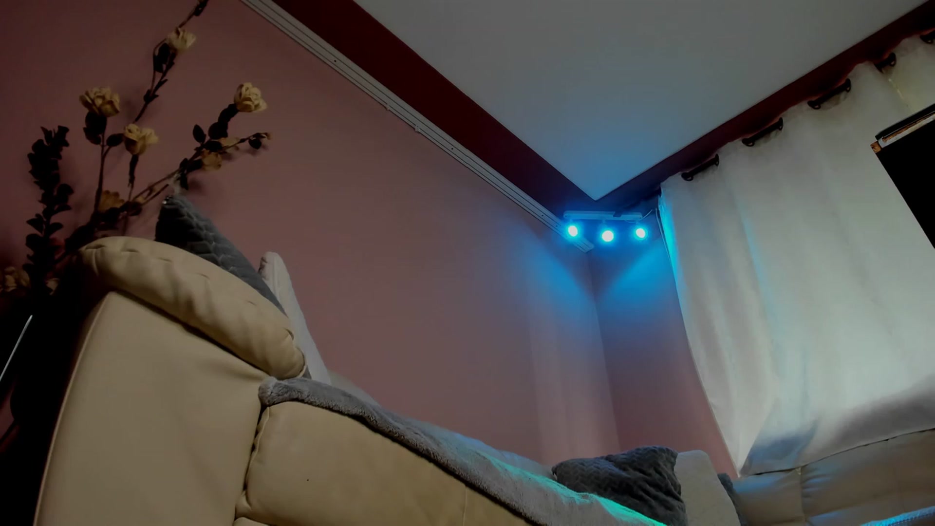 Gallery image thumbnail from SavannahMay's myfreecams stream on, 04/08/2023, 14:59 image 1 of 20