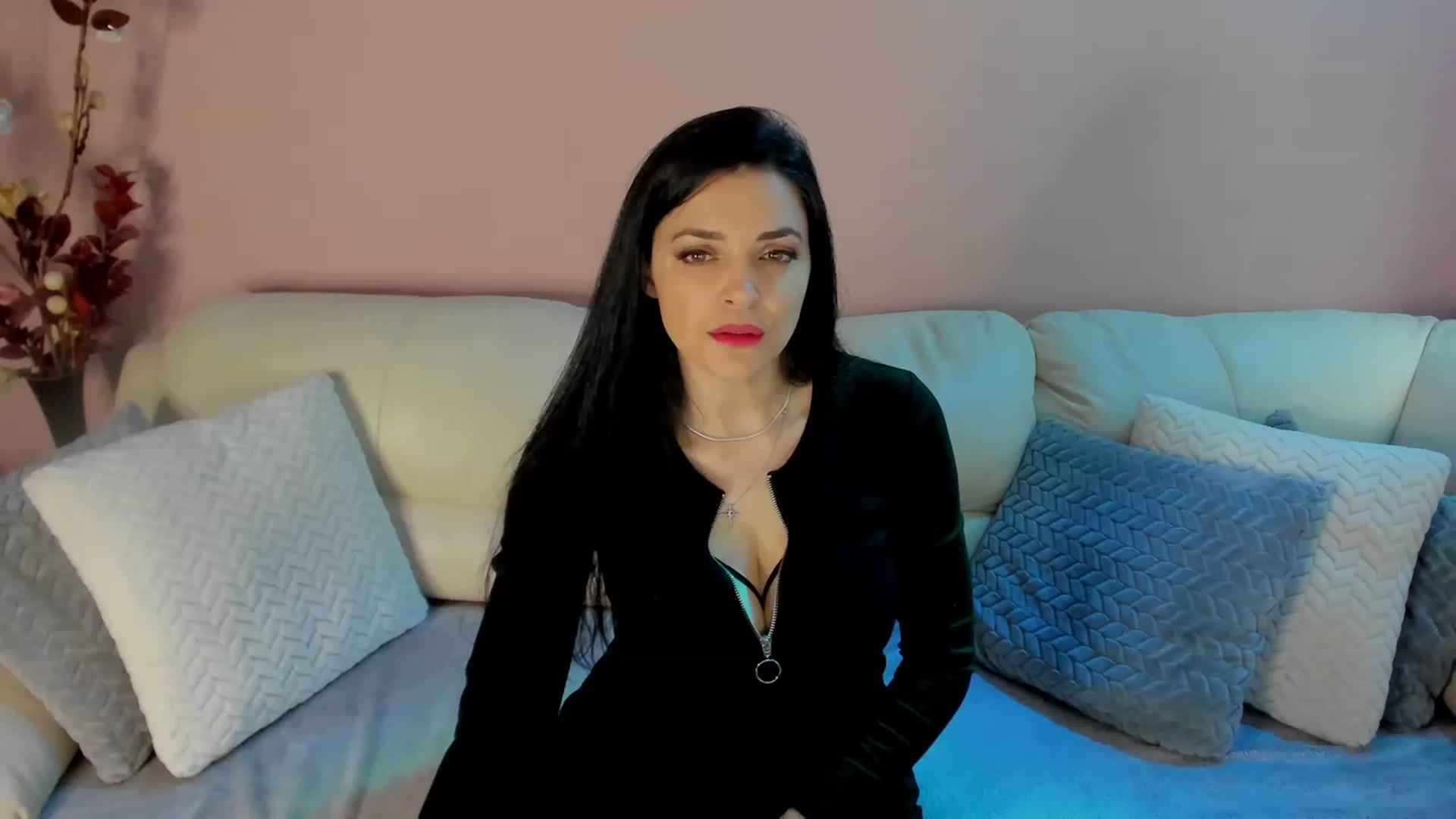 Gallery image thumbnail from SavannahMay's myfreecams stream on, 04/13/2023, 15:15 image 4 of 20