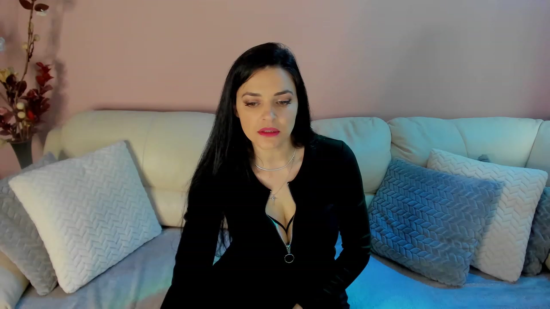 Gallery image thumbnail from SavannahMay's myfreecams stream on, 04/13/2023, 15:15 image 5 of 20