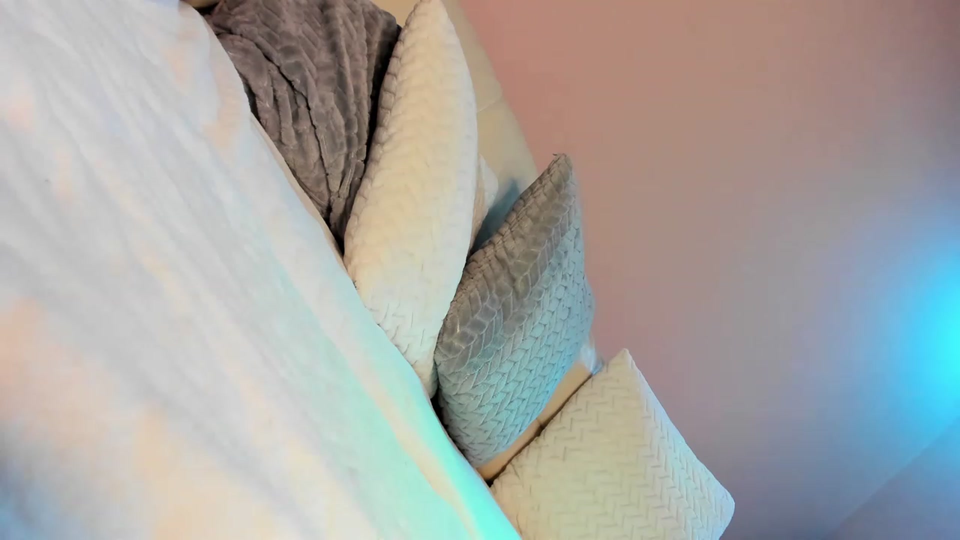 Gallery image thumbnail from SavannahMay's myfreecams stream on, 08/13/2023, 23:18 image 15 of 20
