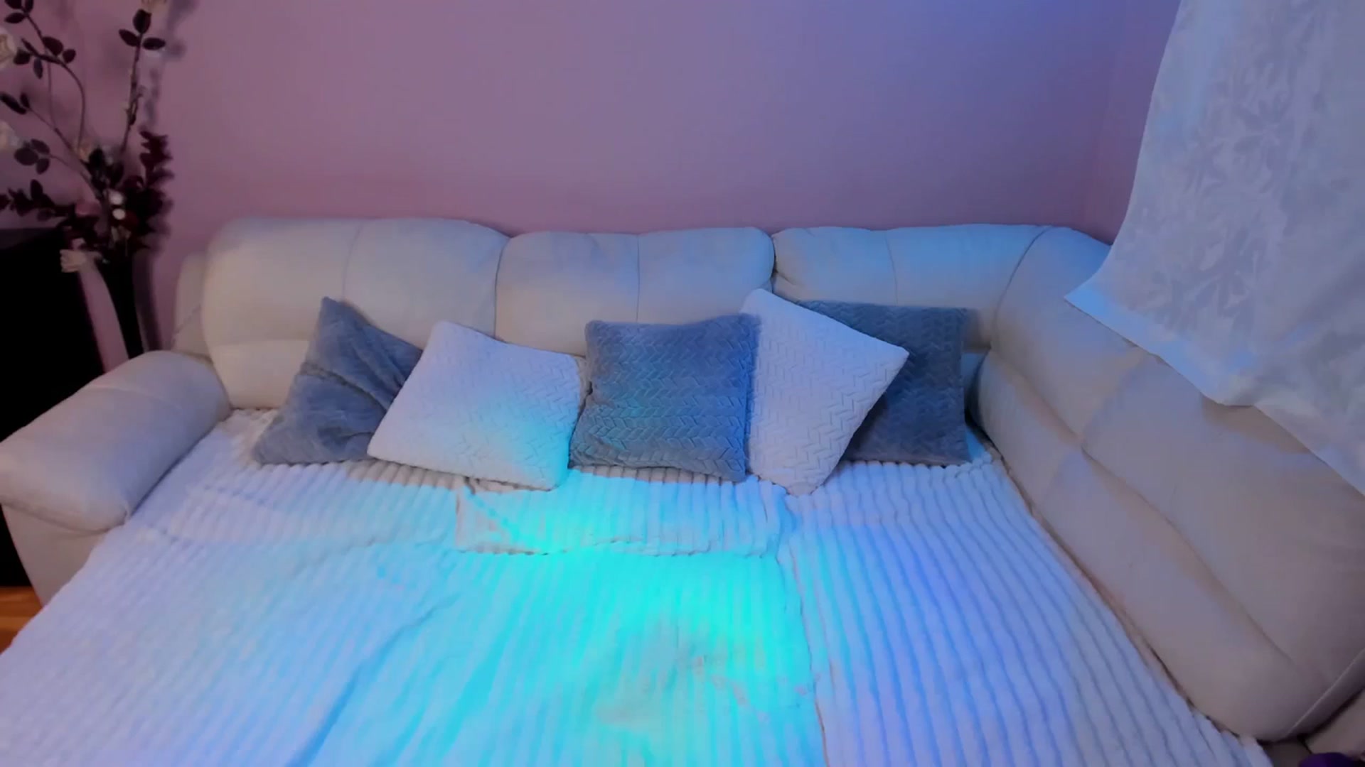 Gallery image thumbnail from SavannahMay's myfreecams stream on, 09/09/2023, 21:20 image 16 of 20