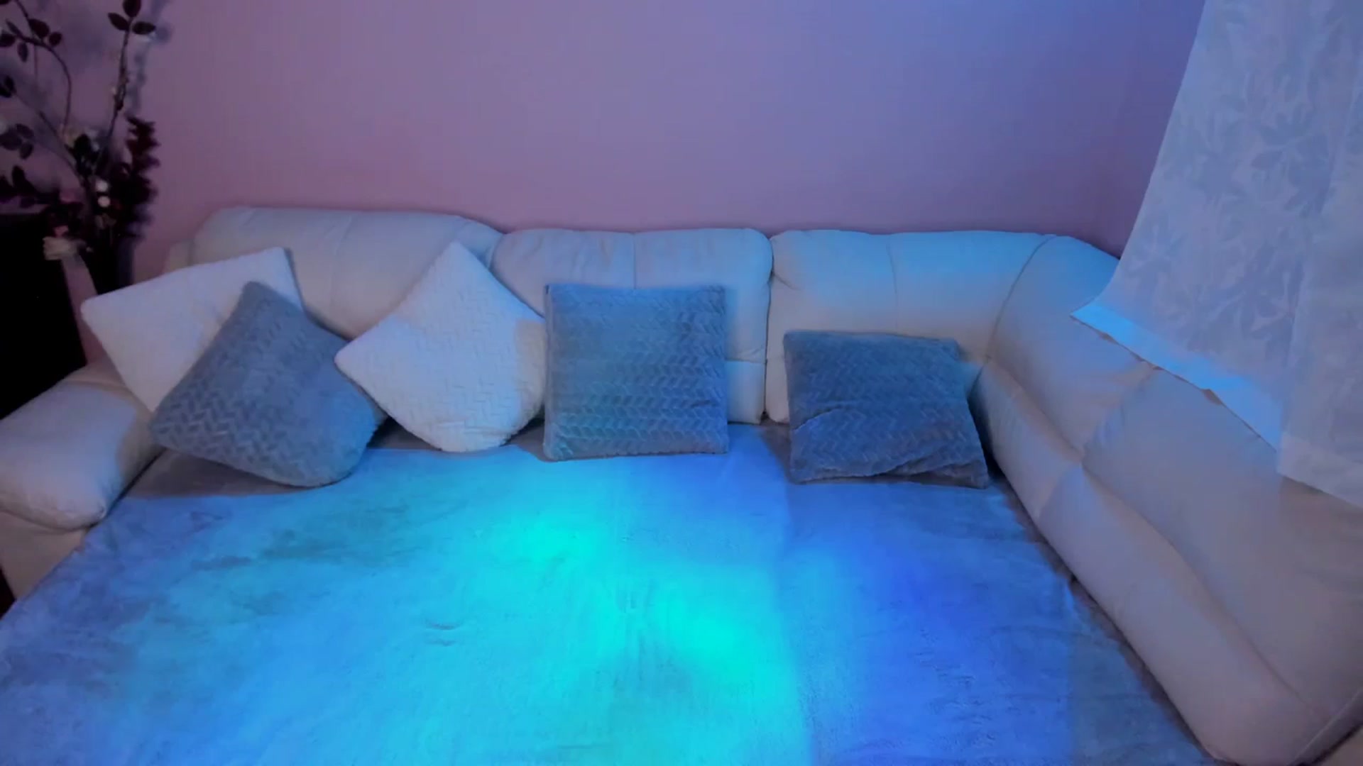 Gallery image thumbnail from SavannahMay's myfreecams stream on, 10/08/2023, 21:41 image 15 of 20