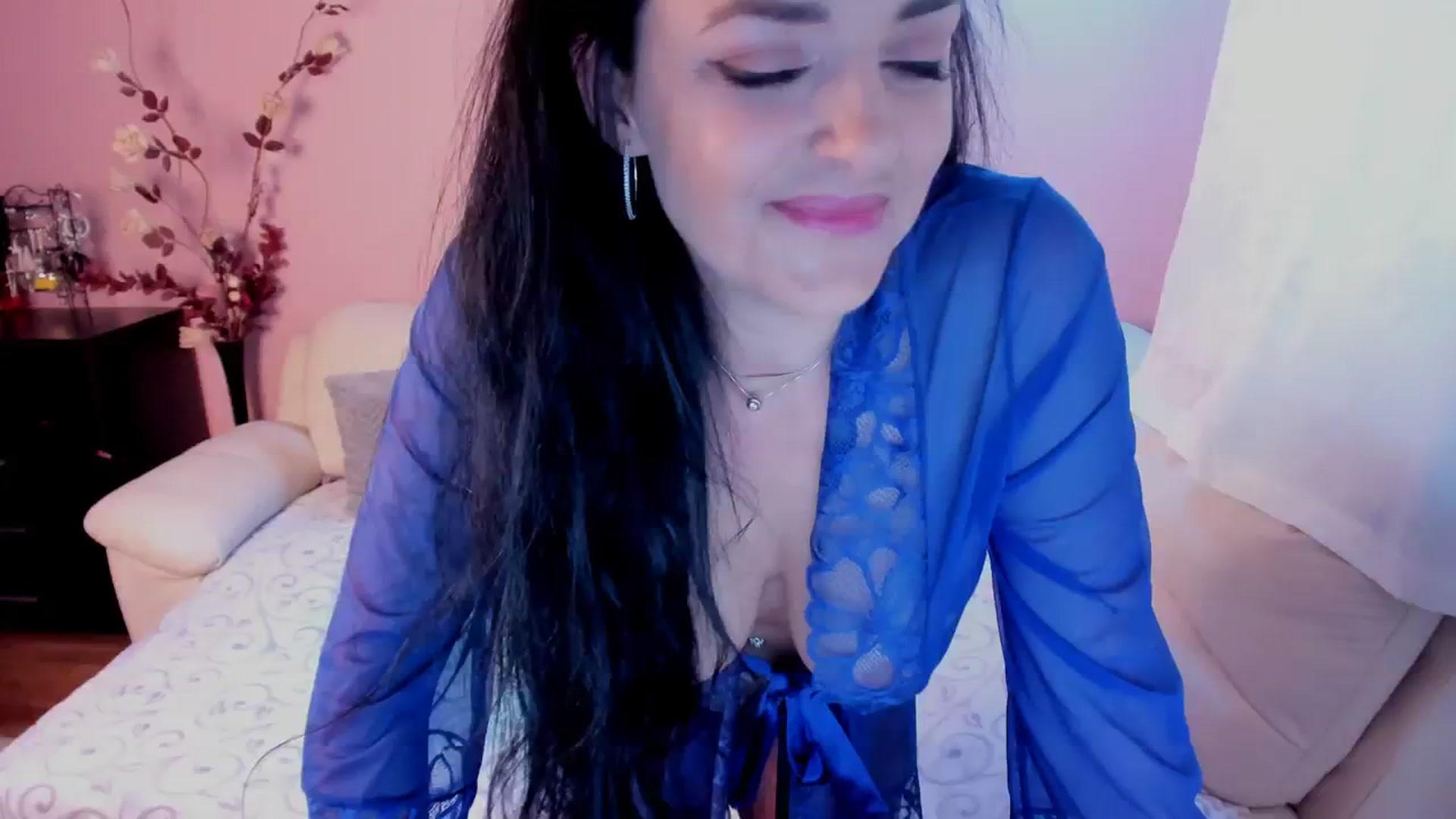Gallery image thumbnail from SavannahMay's myfreecams stream on, 10/26/2023, 15:13 image 13 of 20