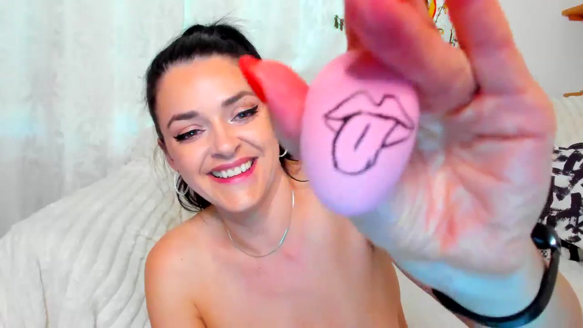 Gallery image thumbnail from SavannahMay's myfreecams stream on, 03/17/2024, 15:52 image 17 of 20