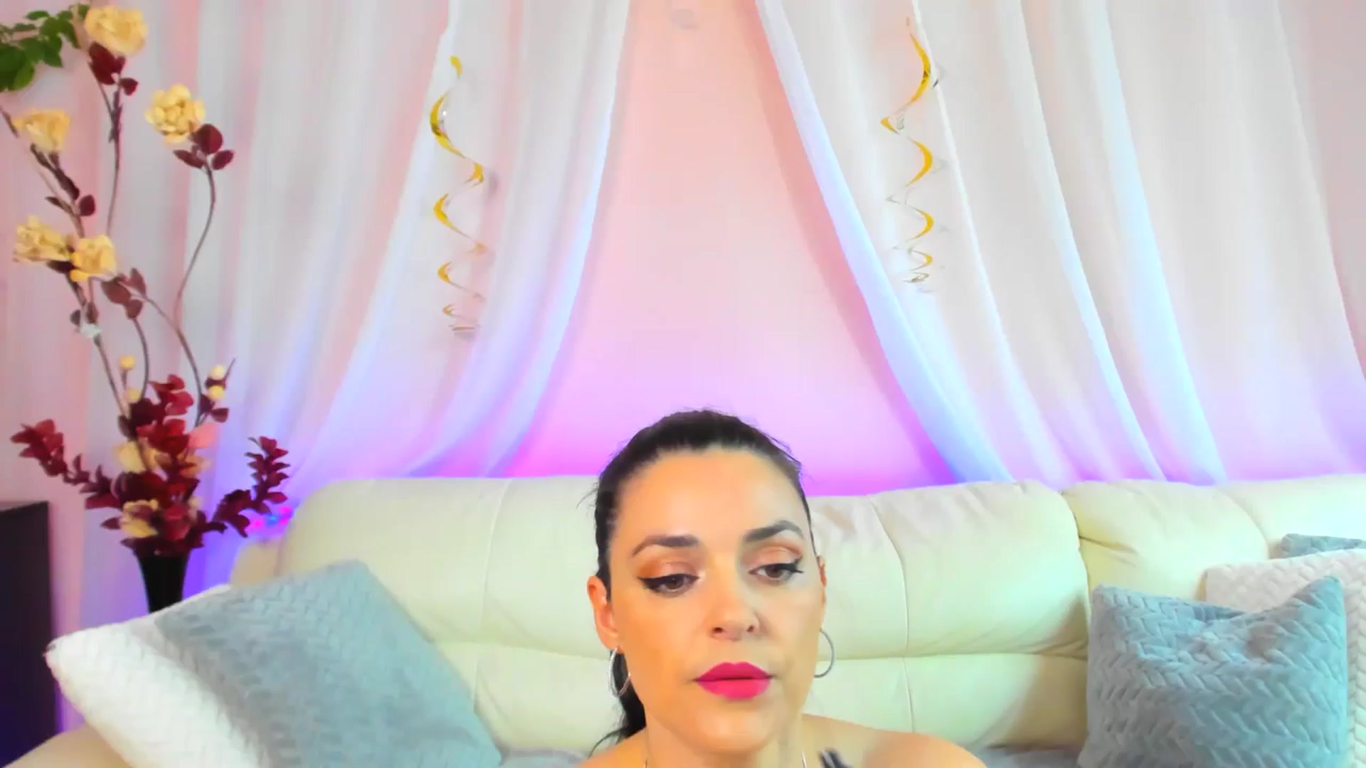 Gallery image thumbnail from SavannahMay's myfreecams stream on, 05/02/2024, 14:45 image 5 of 20