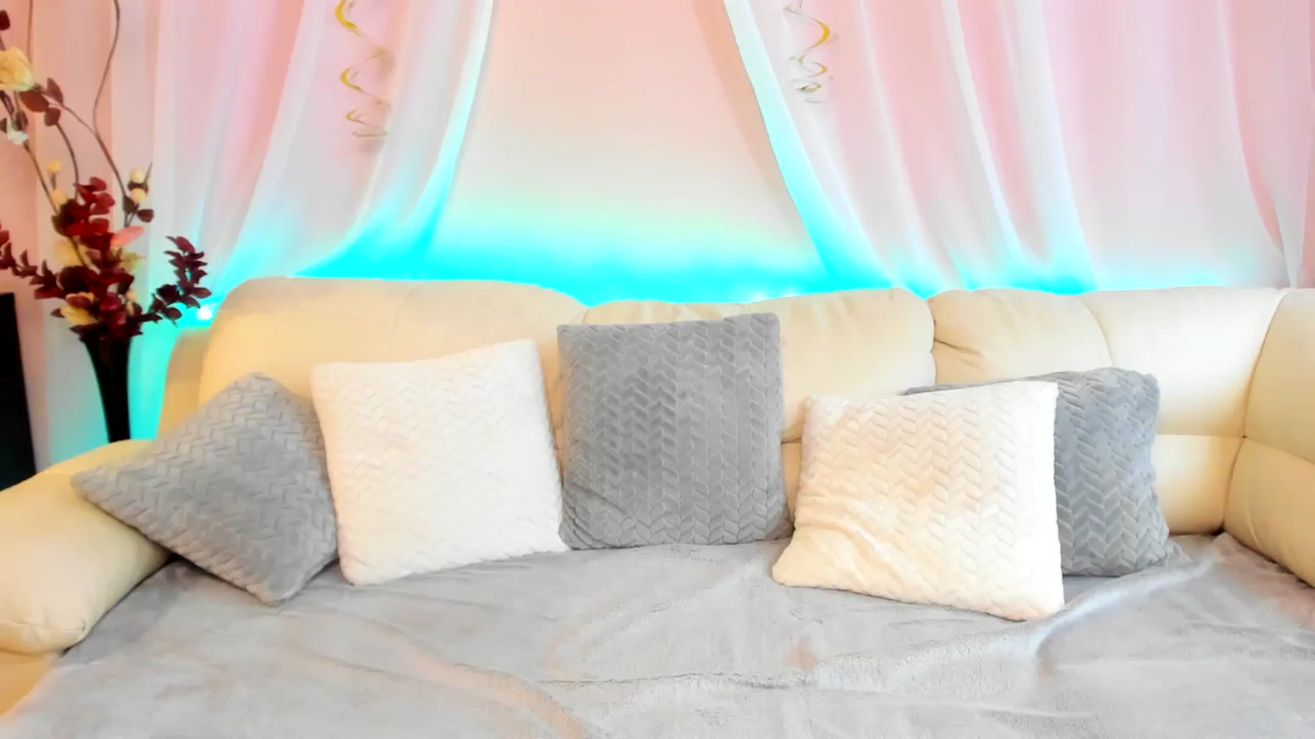 Gallery image thumbnail from SavannahMay's myfreecams stream on, 05/09/2024, 13:48 image 12 of 20