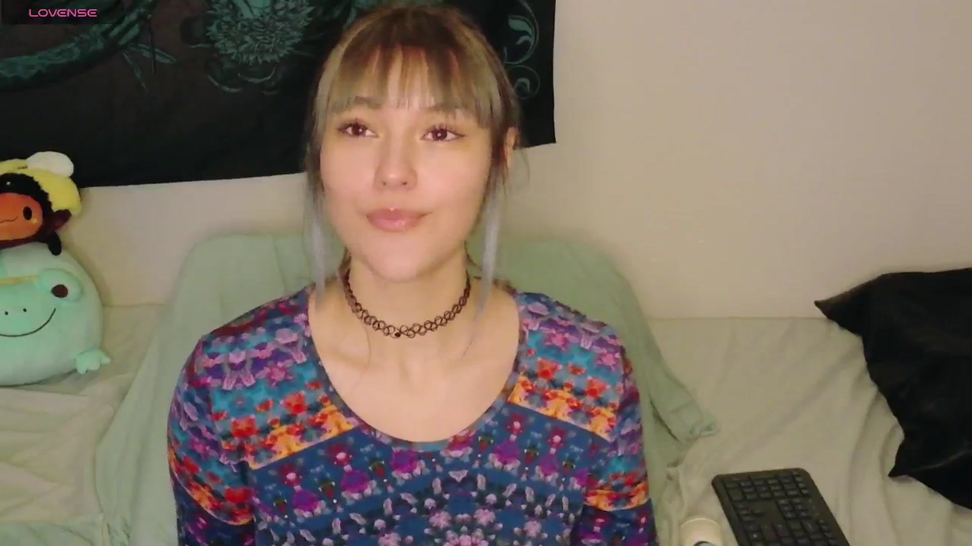 Gallery image thumbnail from SaveTheBea's myfreecams stream on, 01/01/2025, 18:45 image 15 of 20