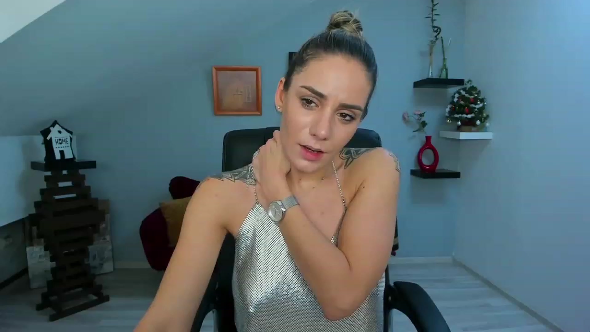 Gallery image thumbnail from SavvyIvy's myfreecams stream on, 12/19/2022, 10:32 image 6 of 20