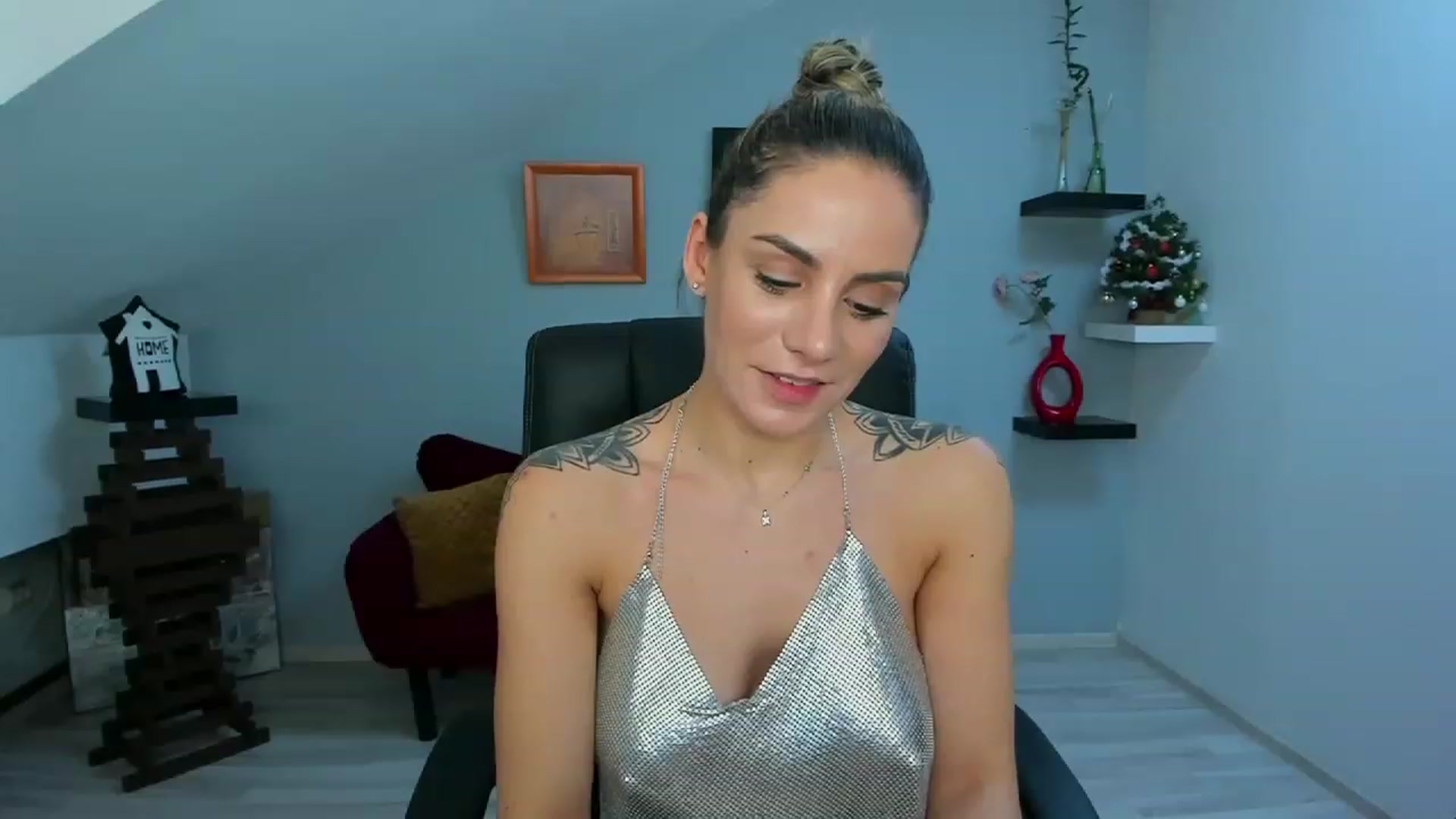 Gallery image thumbnail from SavvyIvy's myfreecams stream on, 12/19/2022, 10:32 image 9 of 20